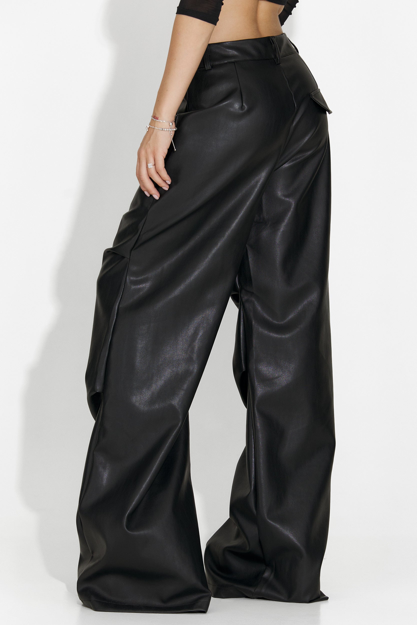 Дамски ежедневни панталони в черно Savelis Bogas