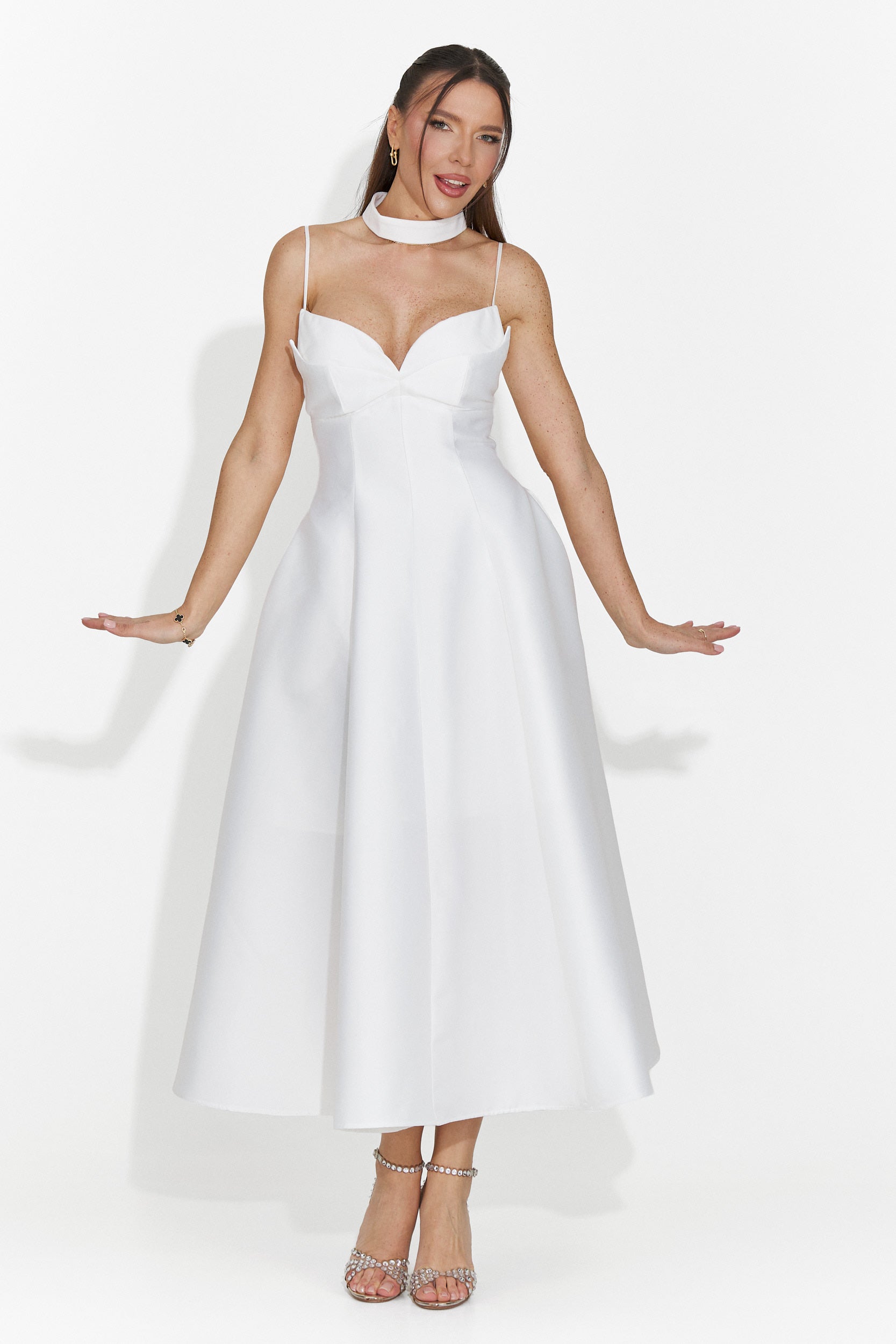 Дълга бяла дамска рокля от Coriza Bogas