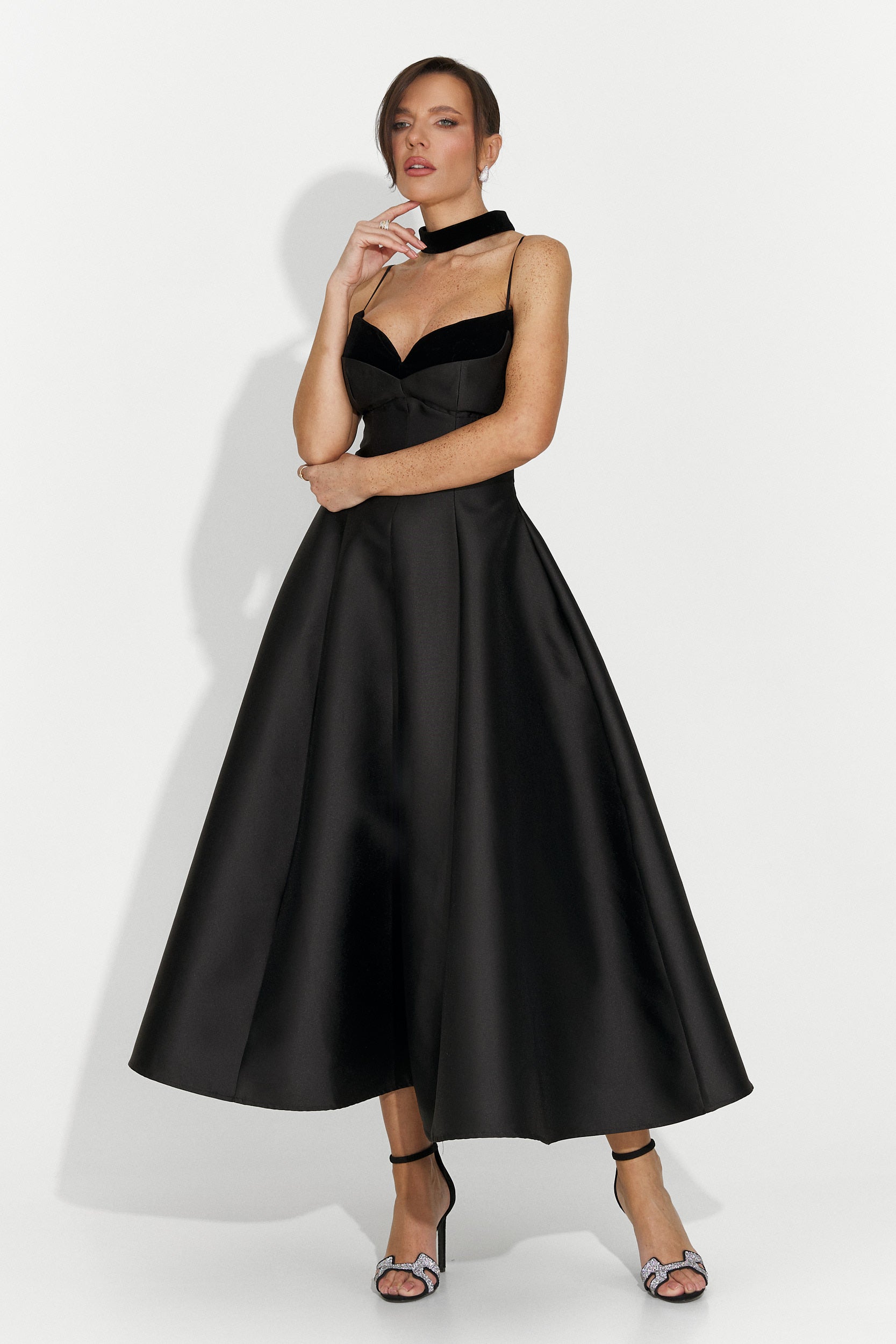 Дълга черна дамска рокля Coriza Bogas