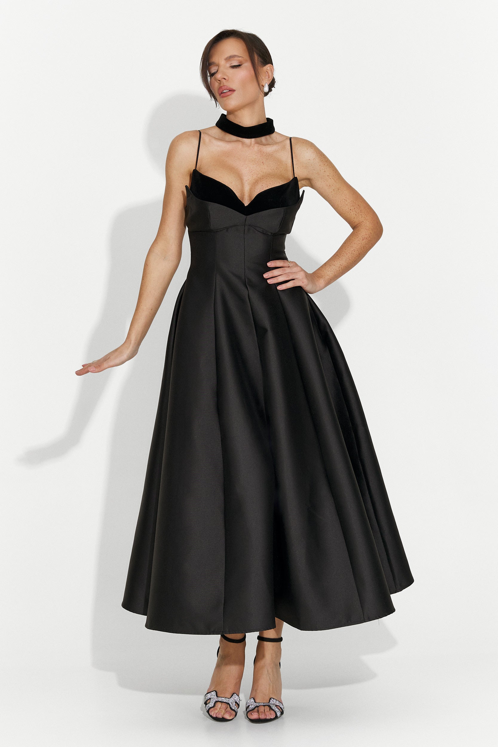 Дълга черна дамска рокля Coriza Bogas