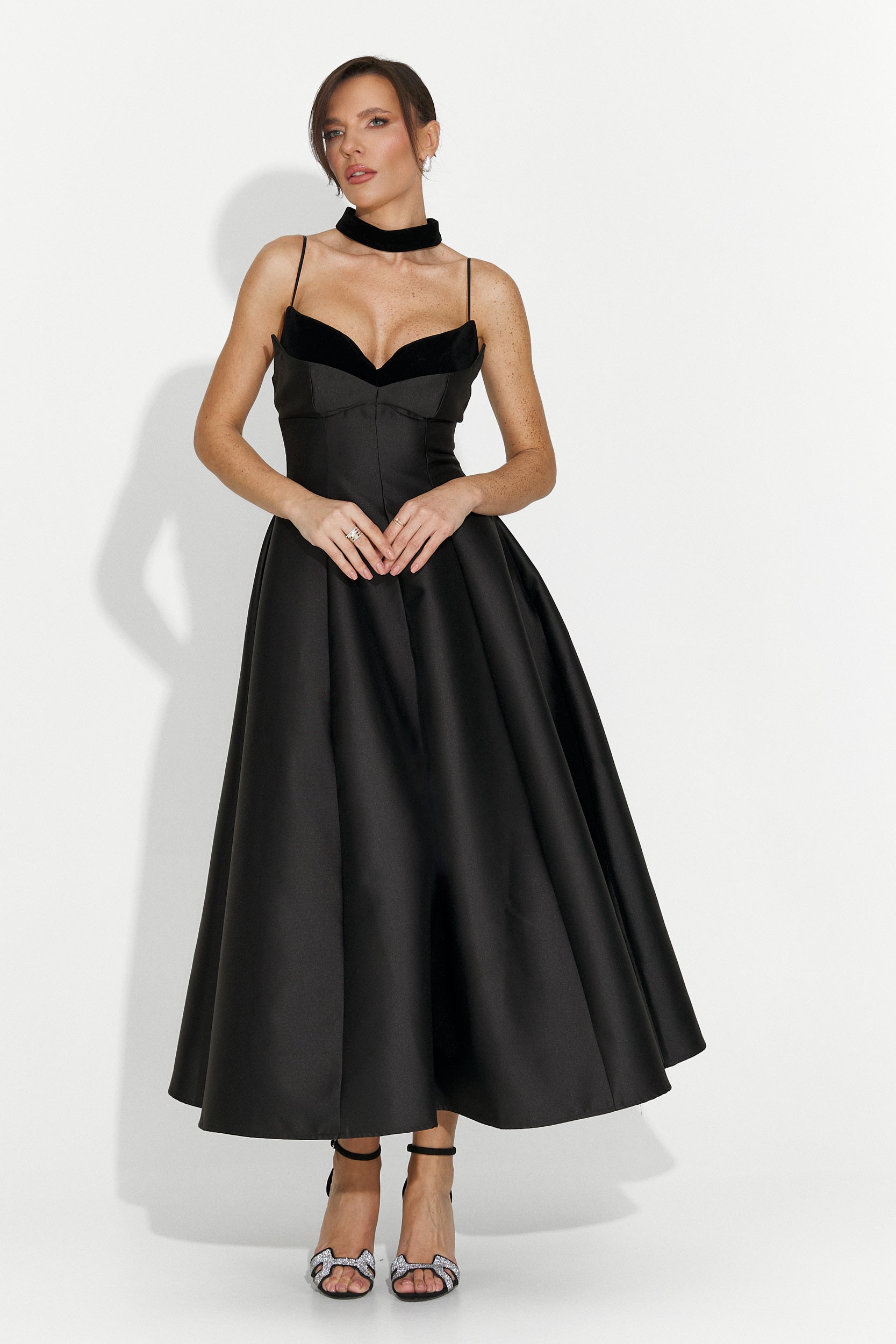 Дълга черна дамска рокля Coriza Bogas