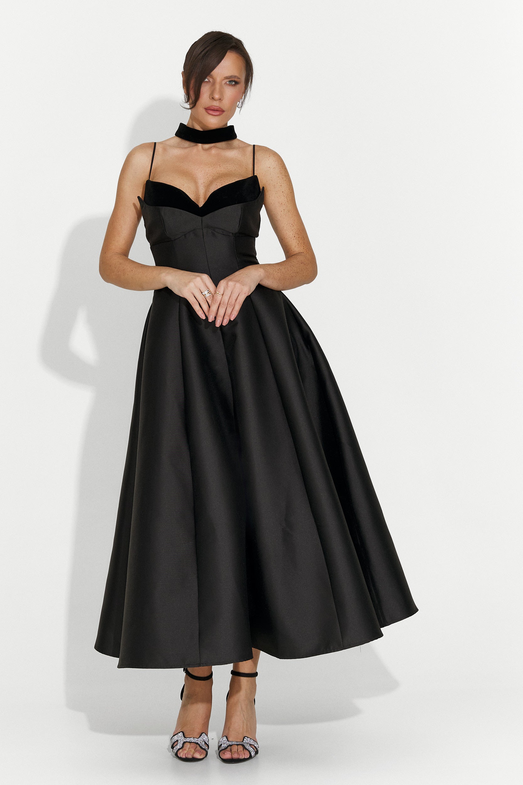 Дълга черна дамска рокля Coriza Bogas