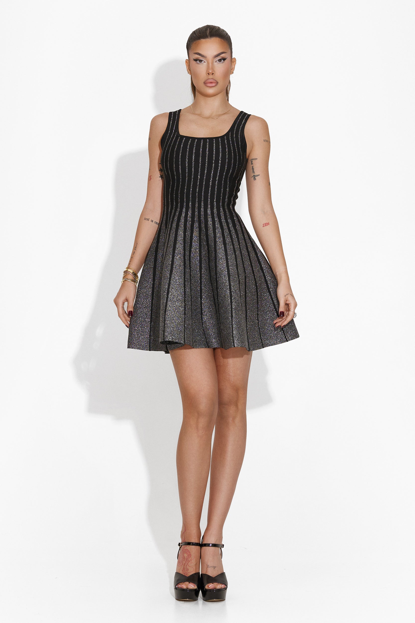 Елегантна къса дамска рокля в черно Ionicia Bogas