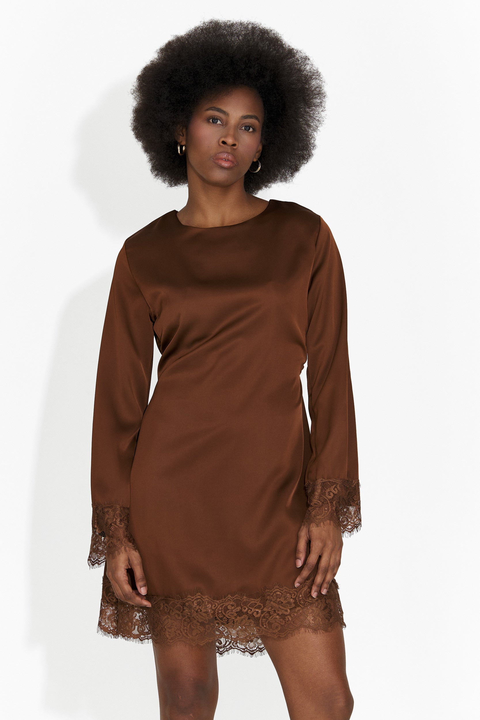 Къса дамска рокля кафява Olmaria Bogas