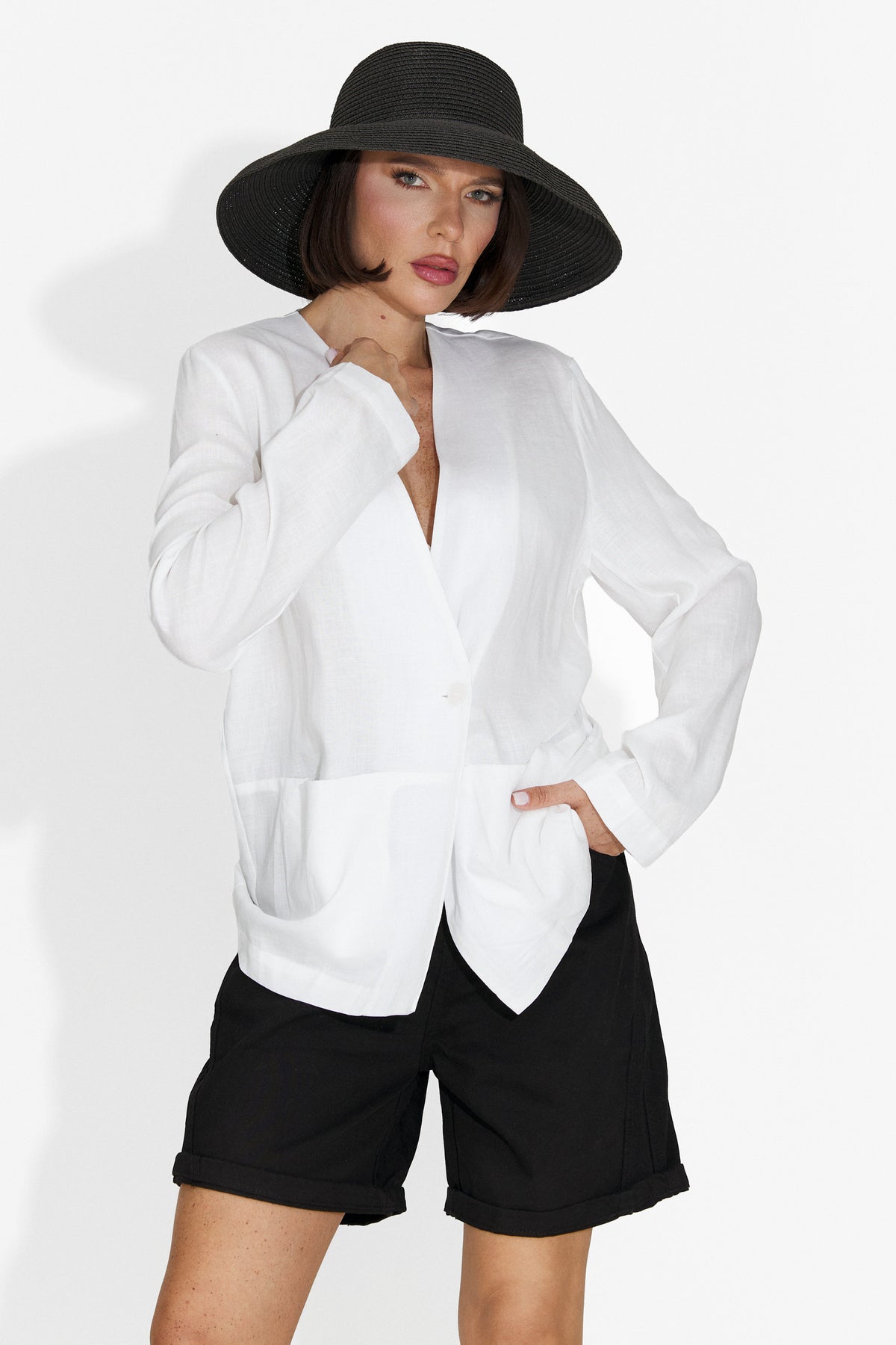 Елегантно дамско сако в бяло Yarow Bogas