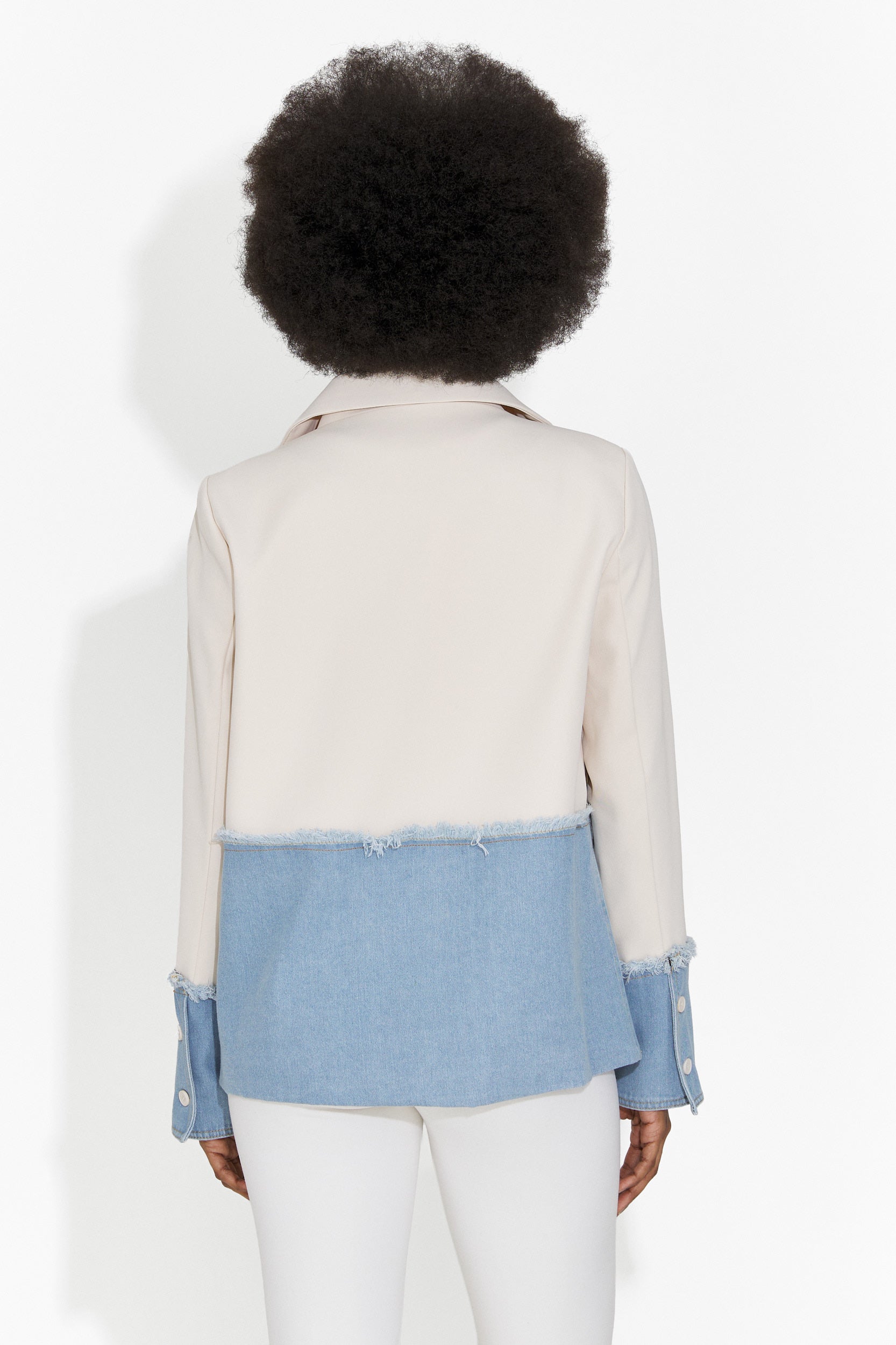 Елегантно дамско сако в кремав цвят Samiria Bogas