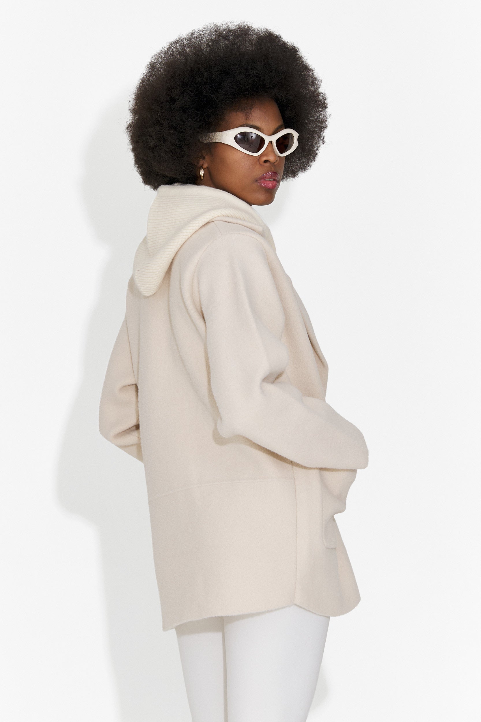 Елегантно дамско сако крем Veleta Bogas