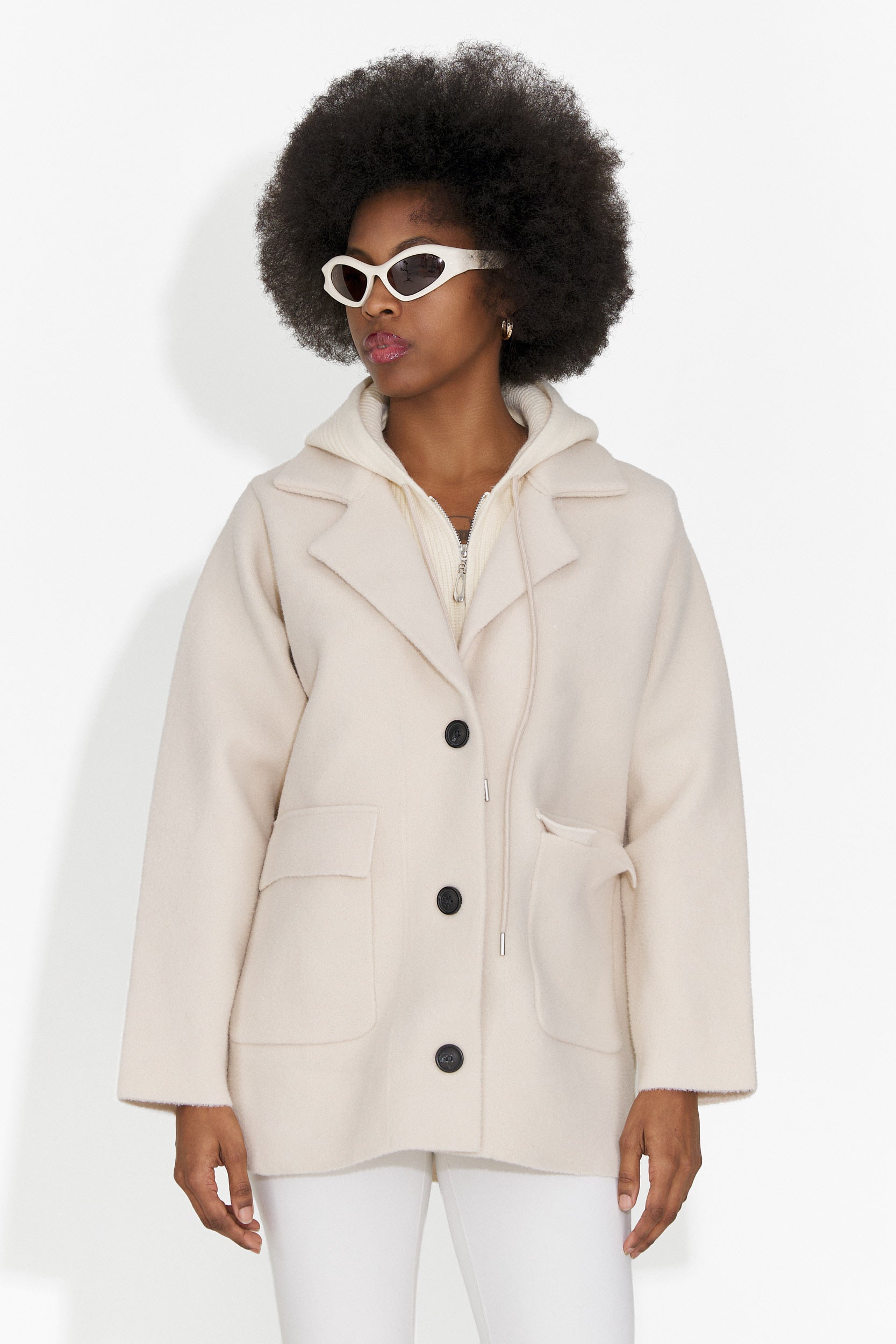 Елегантно дамско сако крем Veleta Bogas