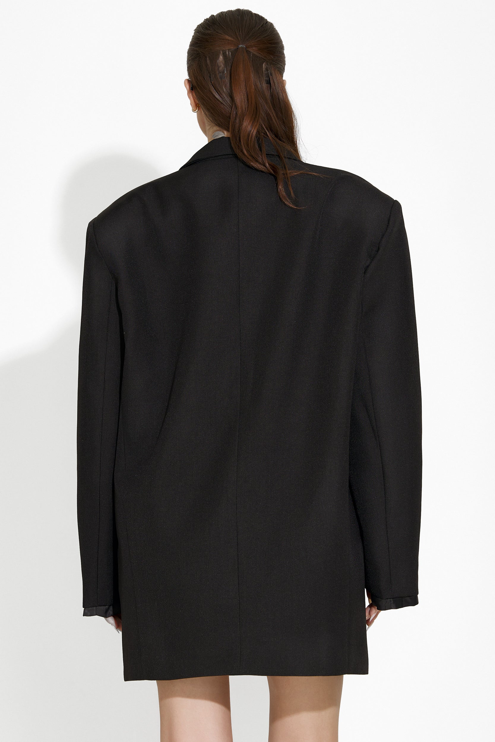 Елегантно дамско сако в черно Crila Bogas