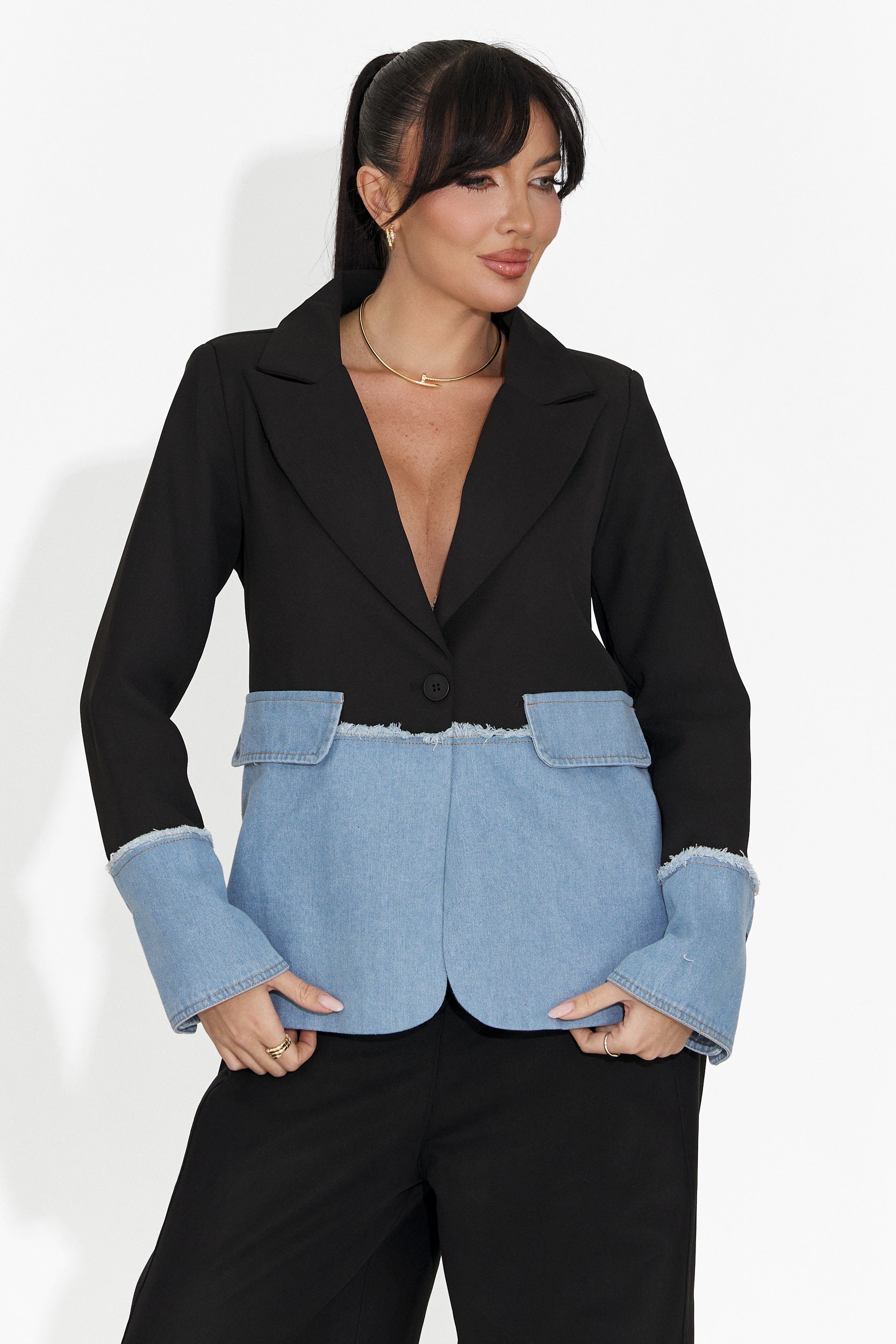 Елегантно дамско сако в черно Samiria Bogas