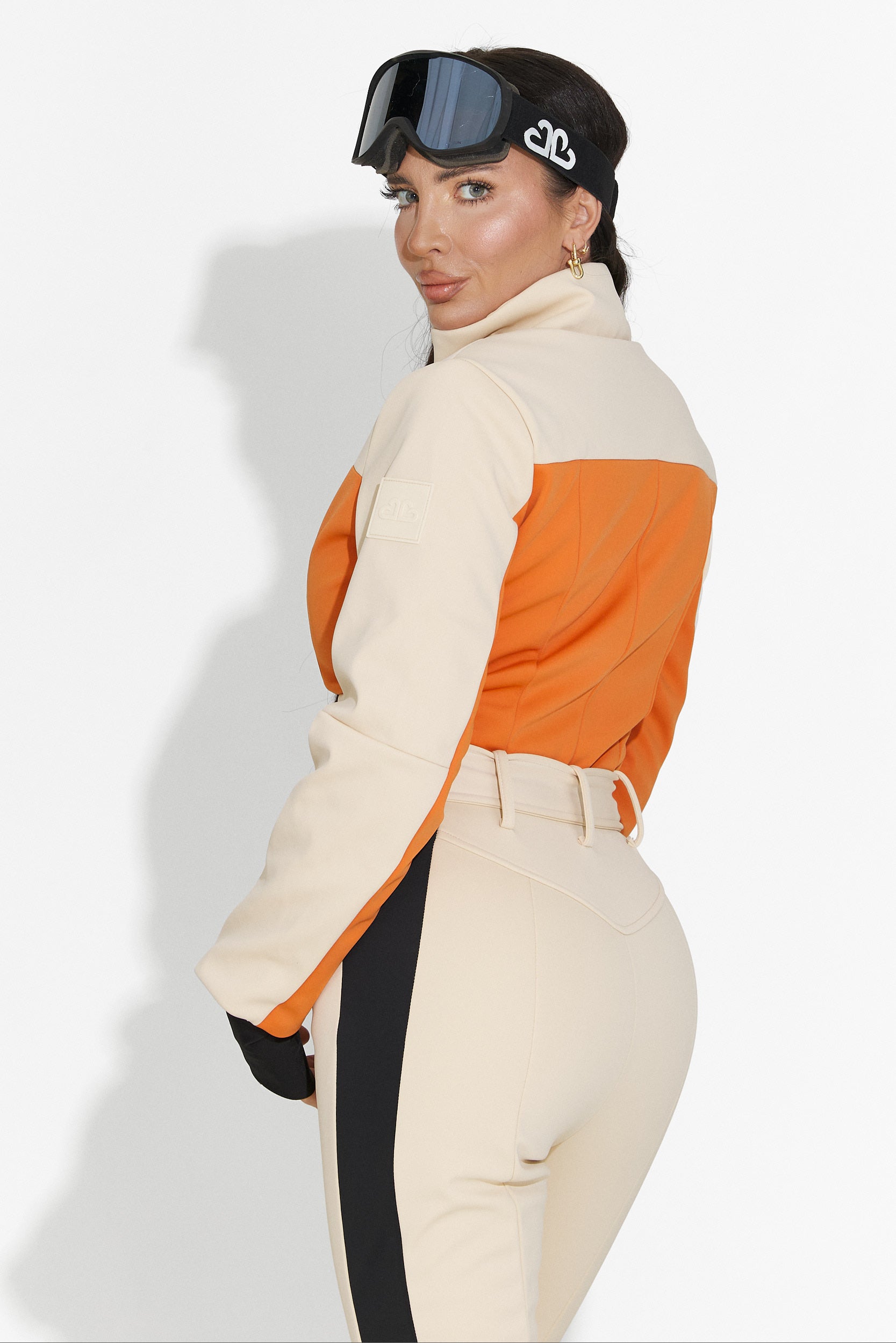 Спортно-елегантен бежов скиорски костюм Vernoa Bogas