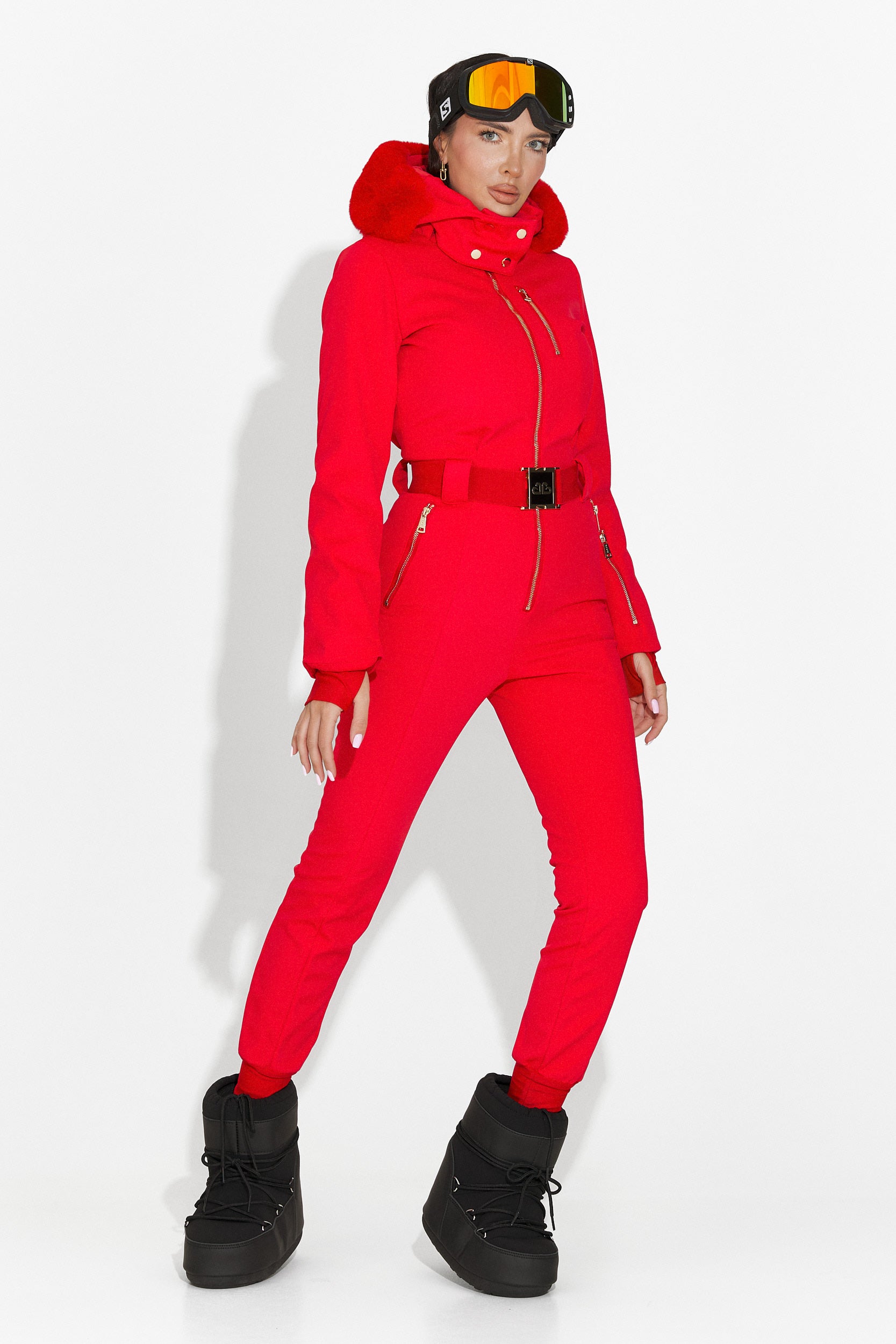 Спортна червена ски облекло на Фросина Богас