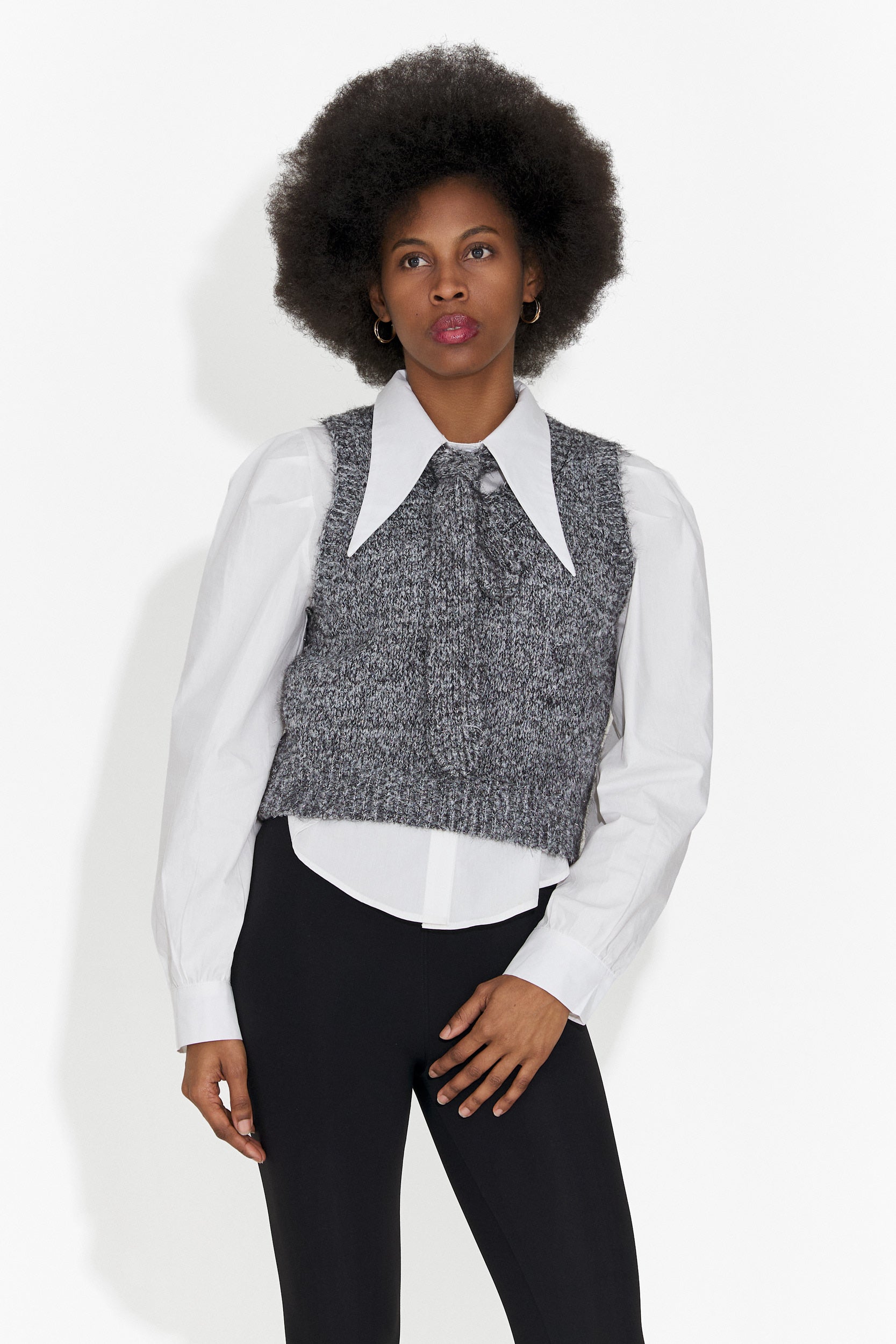 Комплект 3 части риза + жилетка + сива вратовръзка Izaura Bogas