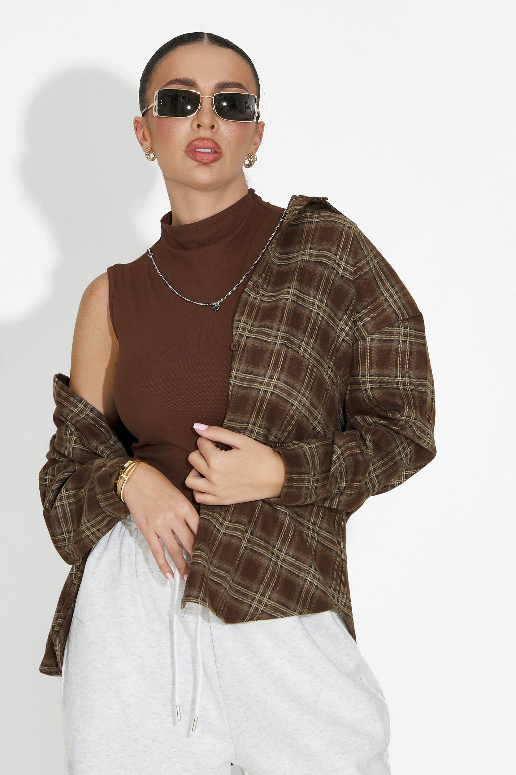 Комплект дамска риза + потник в кафяво Arlete Bogas