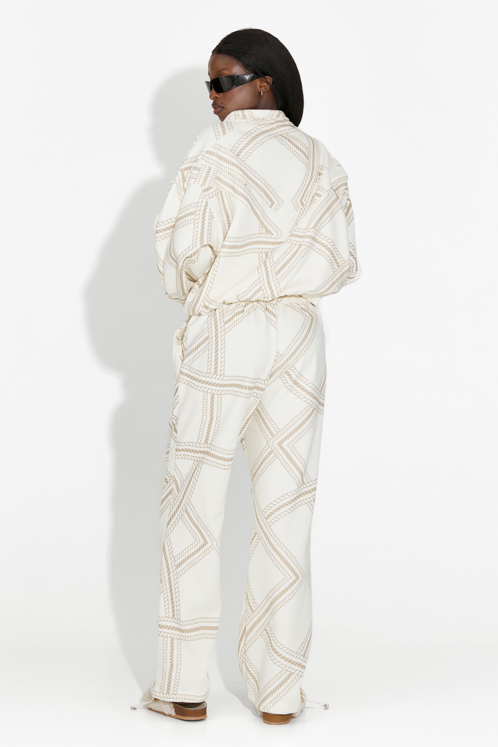 Дамско спортно облекло в бежово от Kristela Bogas