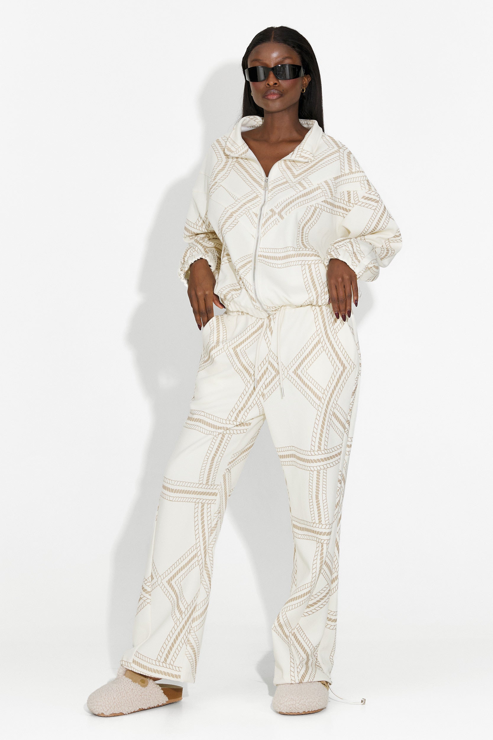 Дамско спортно облекло в бежово от Kristela Bogas