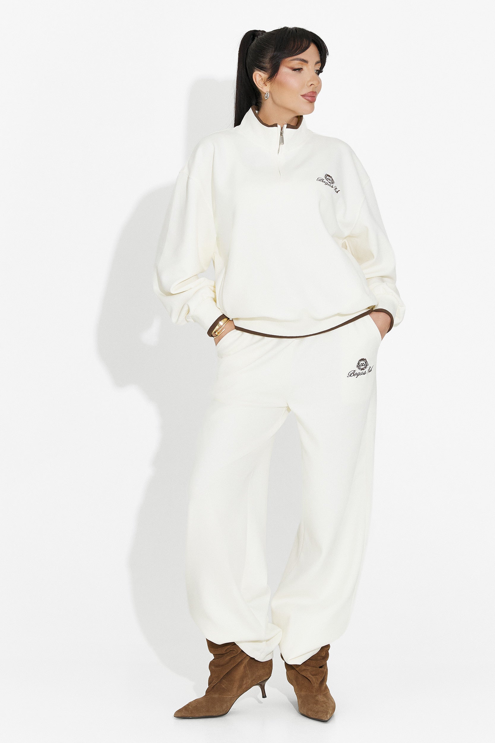 Дамски ежедневен комплект в бежово Vilma Bogas