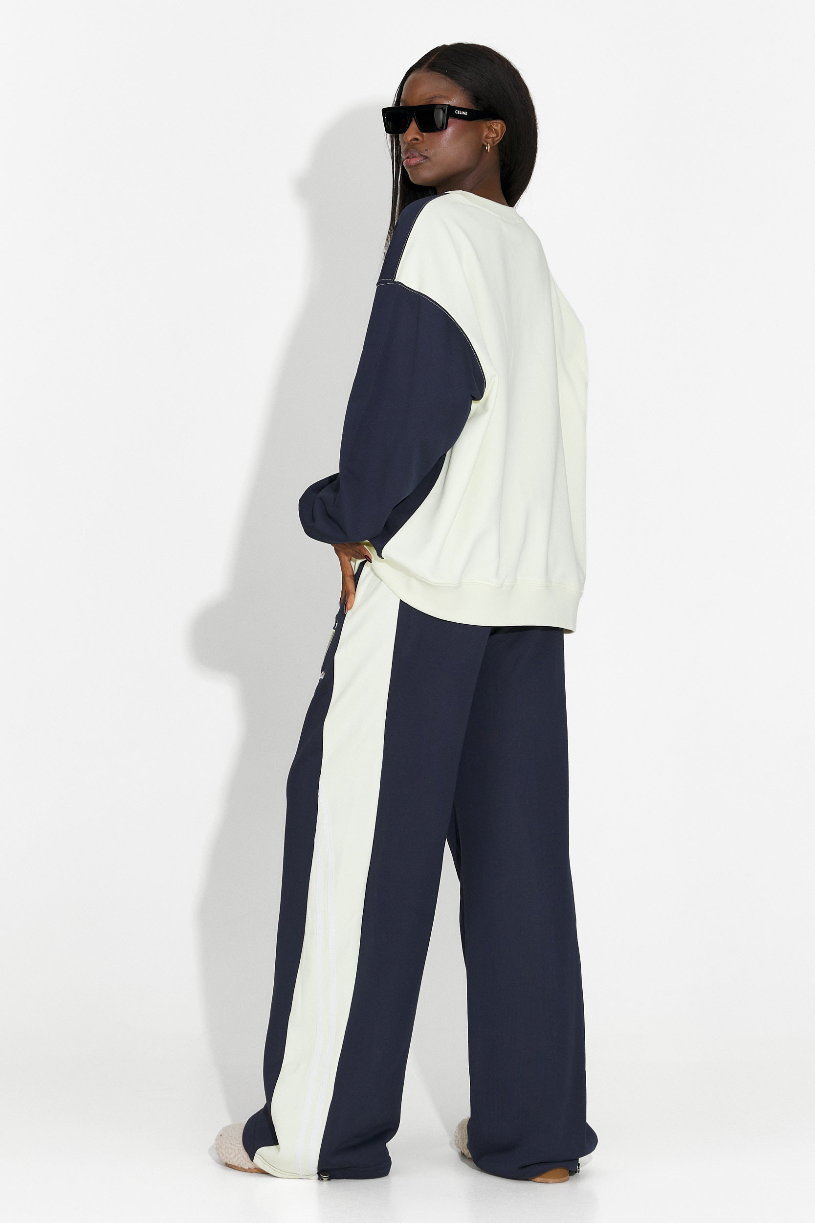 Тренировъчна дамска кежуал блуза в тъмносиньо от Mariva Bogas