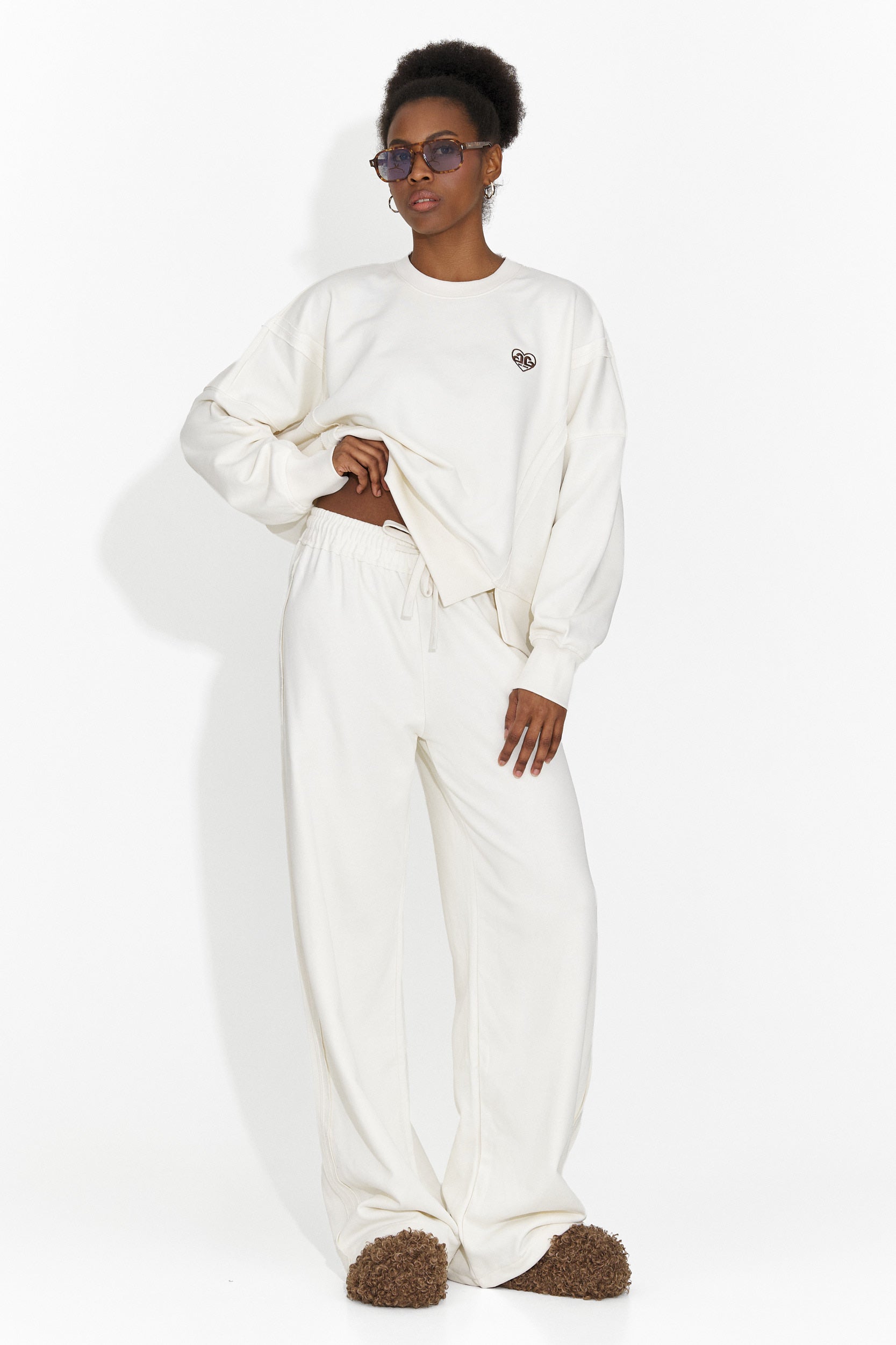 Дамски ежедневен комплект в кремаво Isabela Bogas