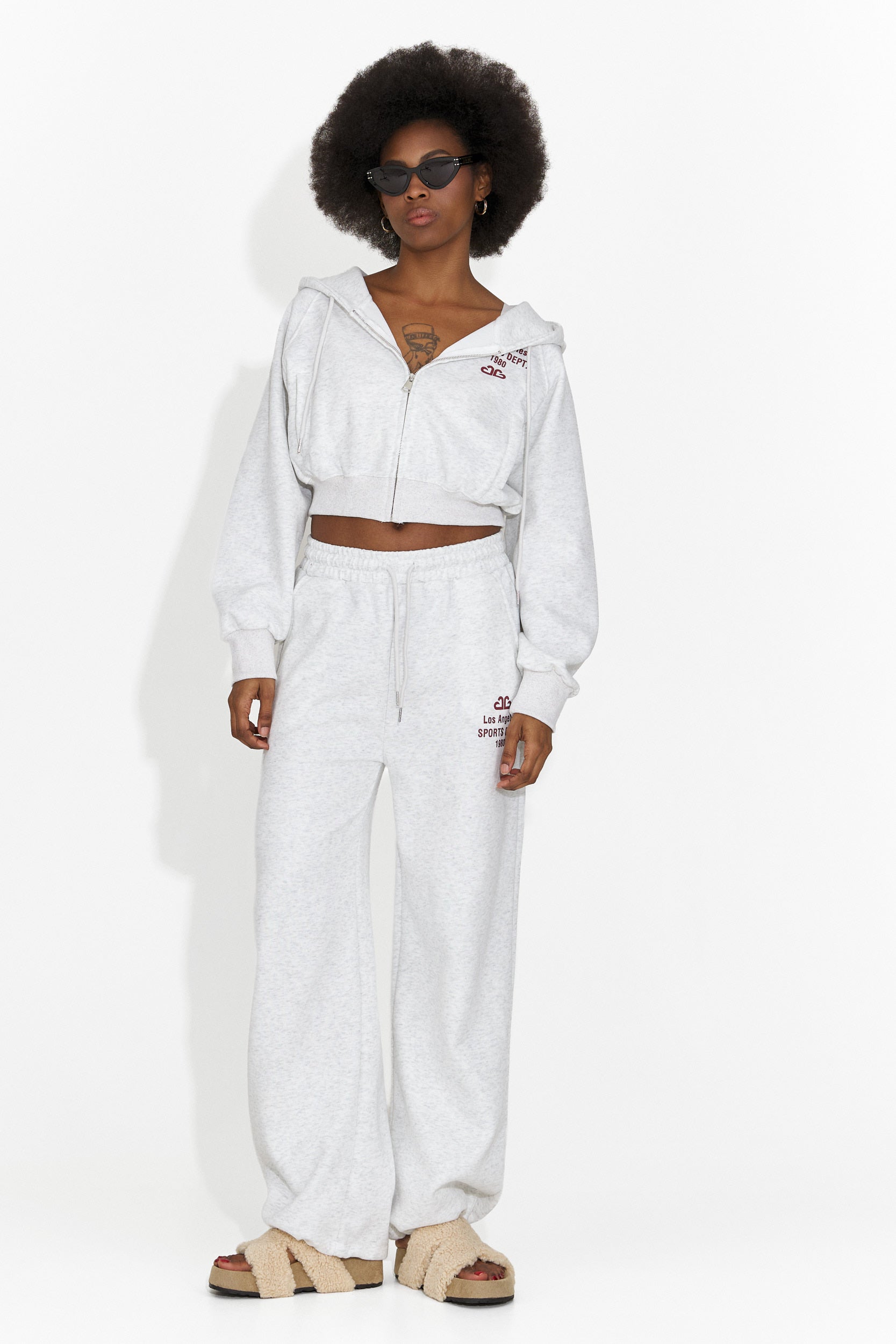 Дамски спортен комплект в сиво Belindia Bogas