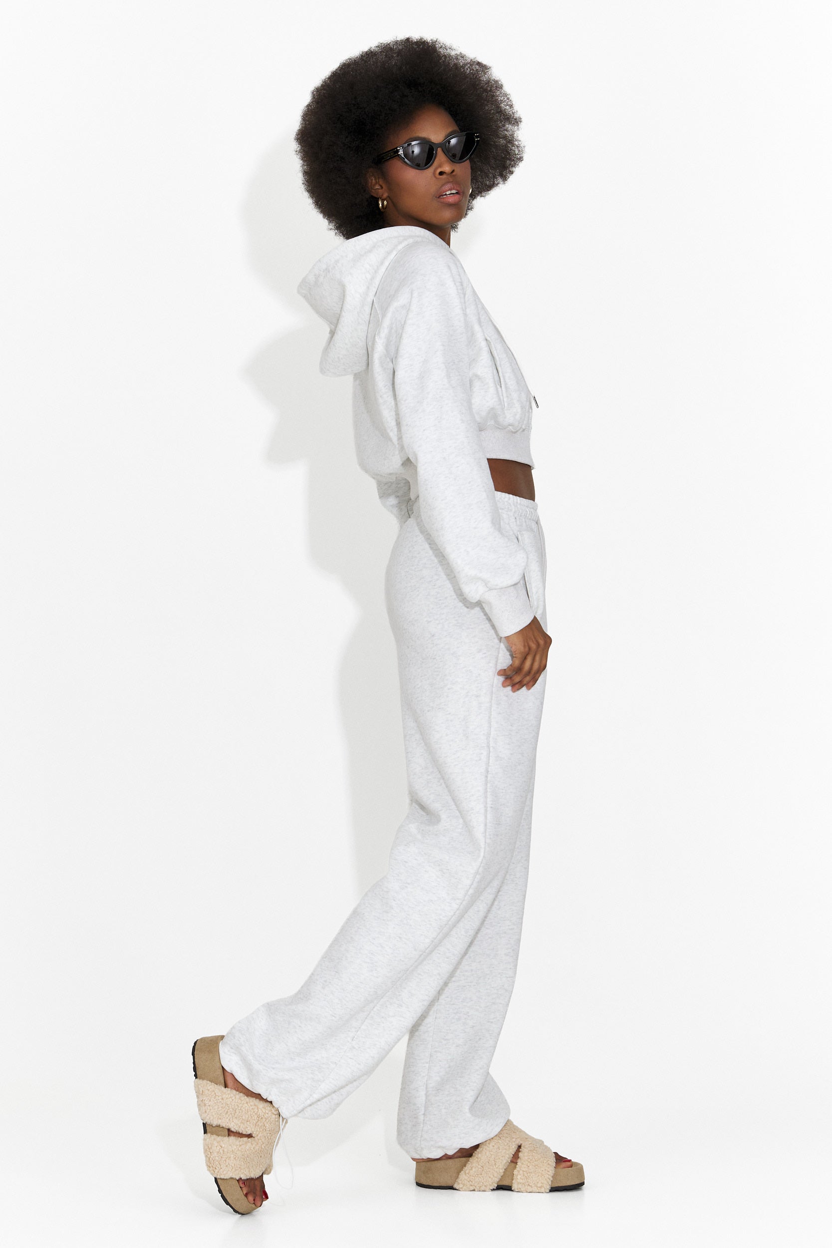 Дамски спортен комплект в сиво Belindia Bogas