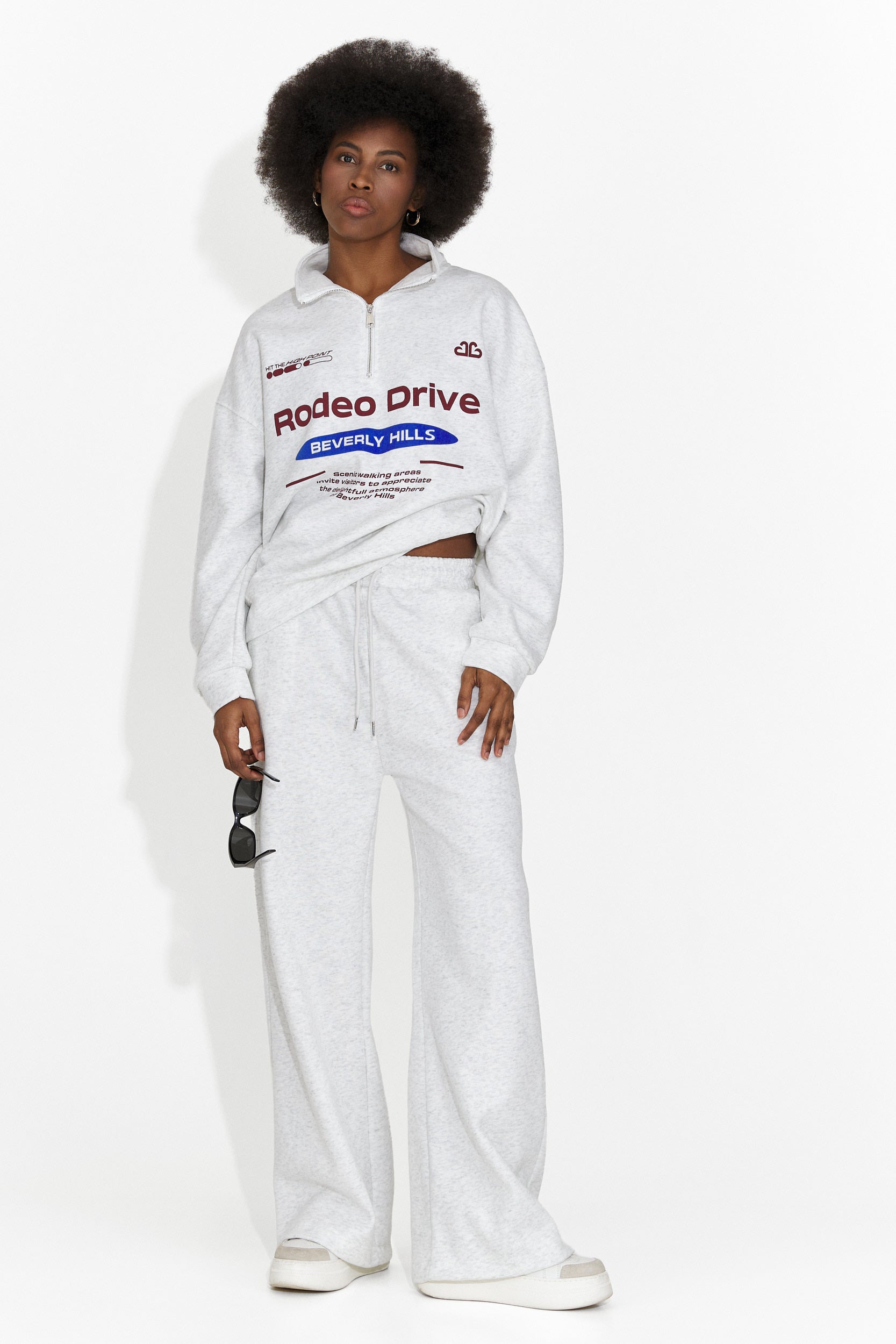 Дамски спортен комплект в сиво Darila Bogas