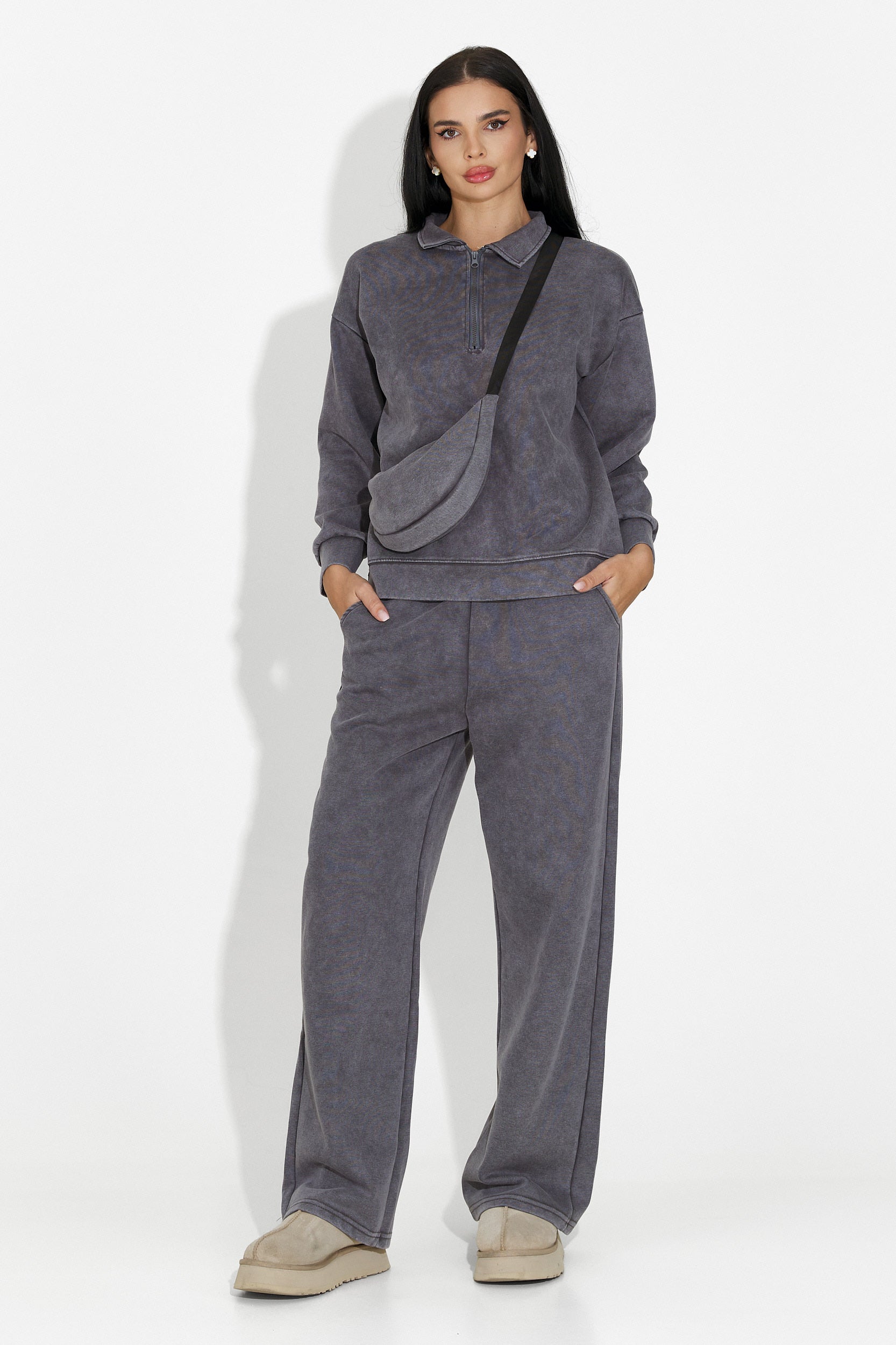 Дамско спортно облекло в сиво Dionea Bogas