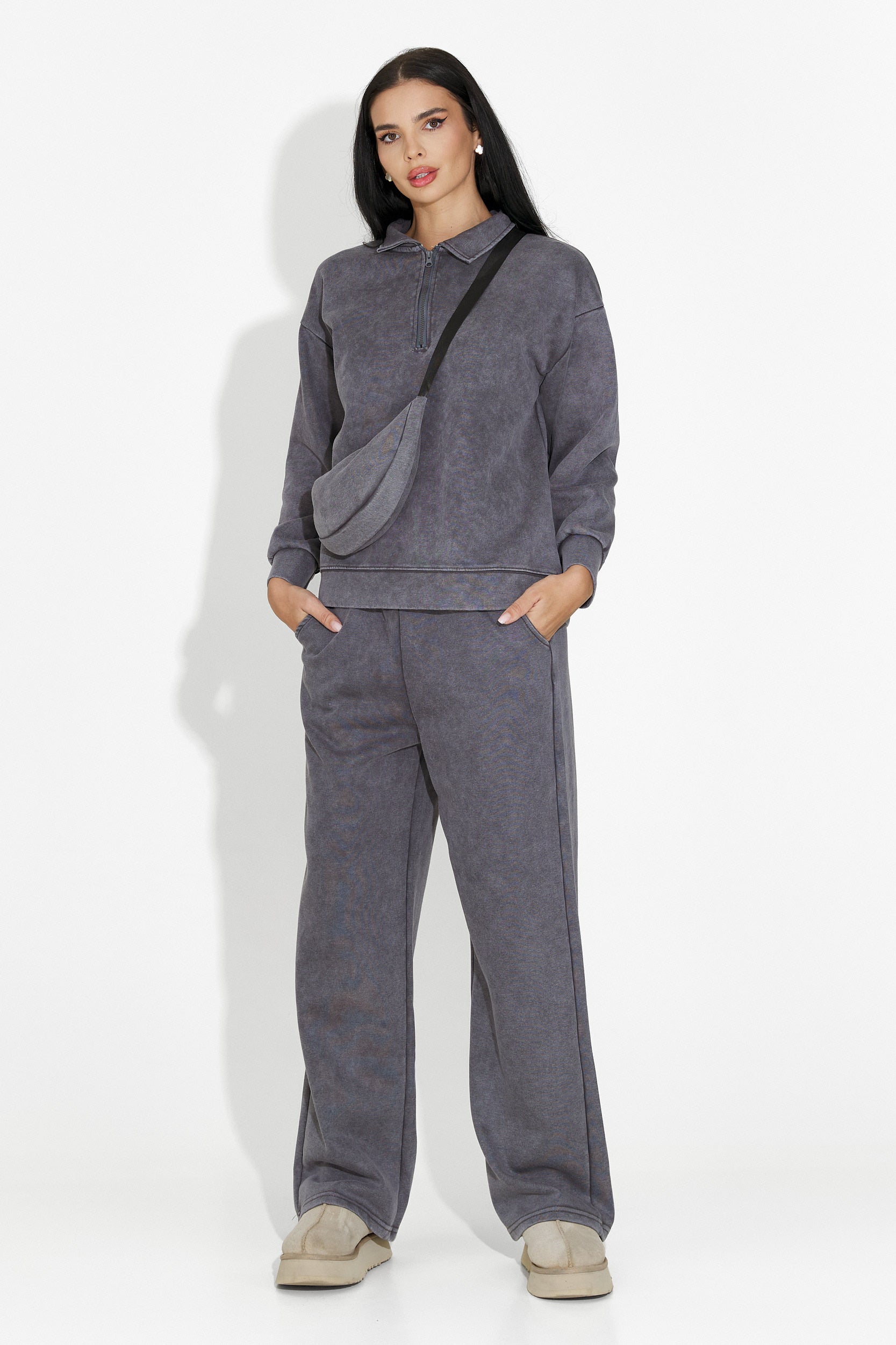 Дамско спортно облекло в сиво Dionea Bogas