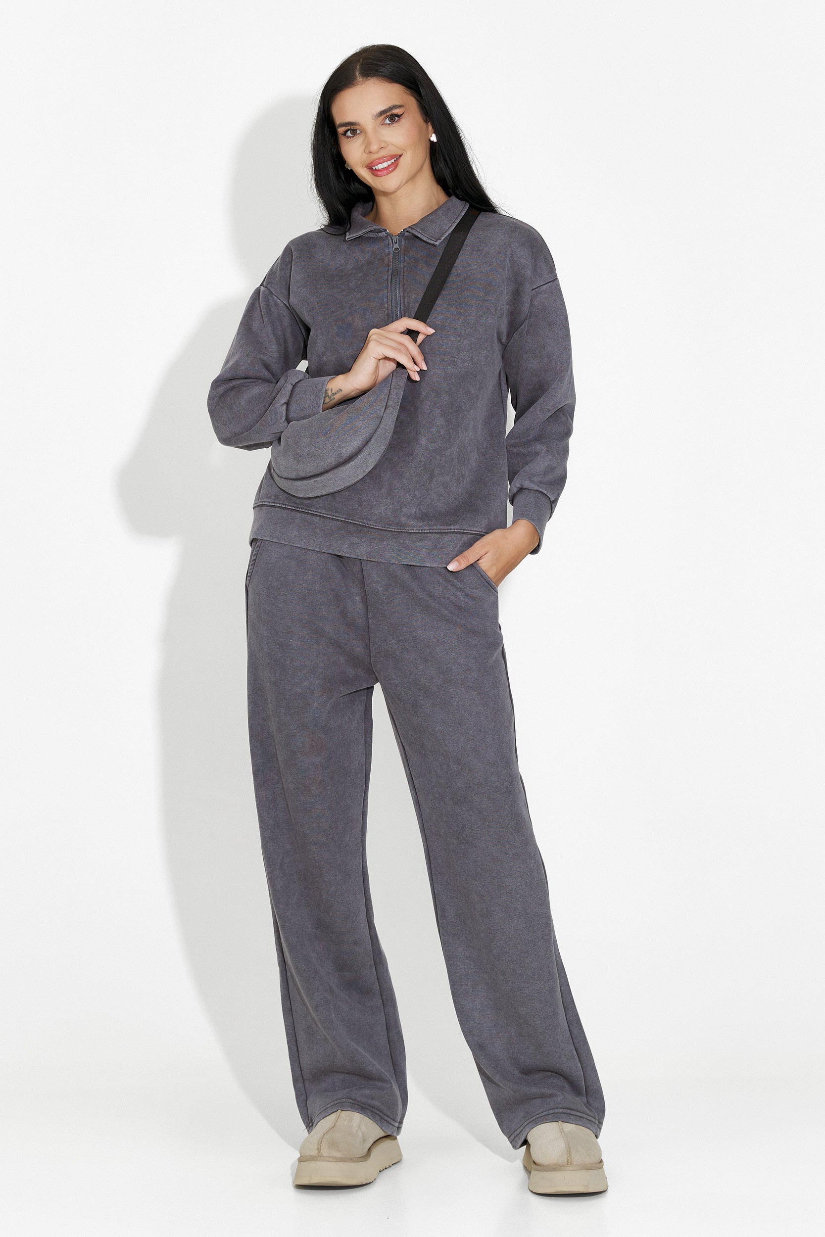 Дамско спортно облекло в сиво Dionea Bogas