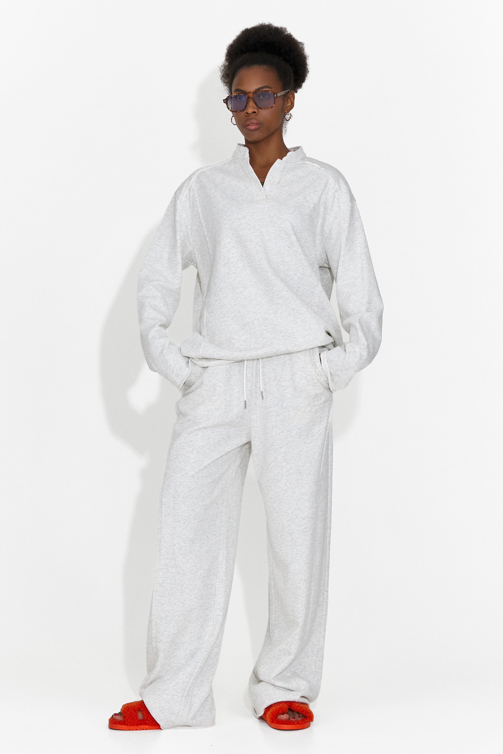 Дамски спортен комплект в сиво Geomelia Bogas