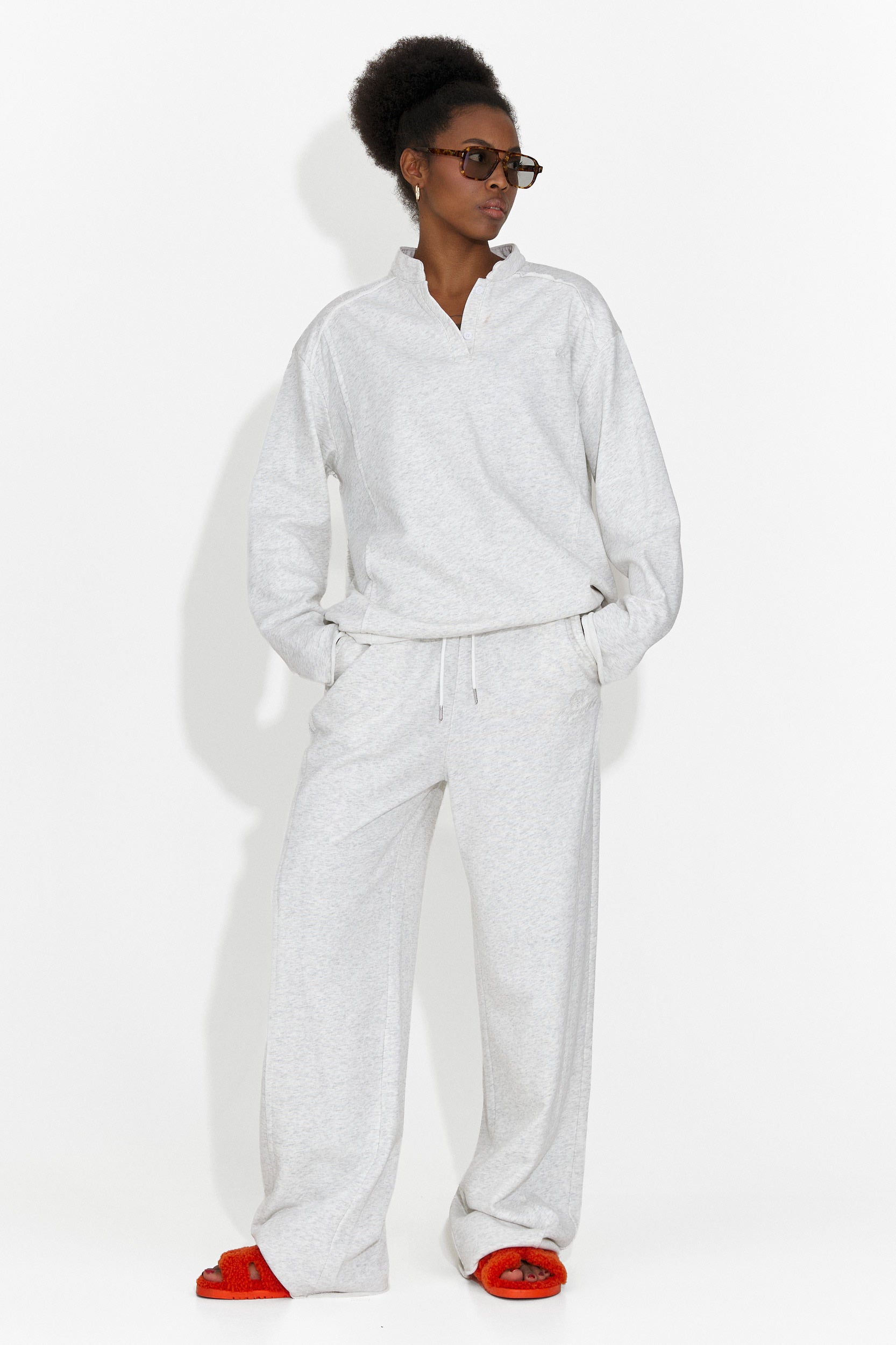 Дамски спортен комплект в сиво Geomelia Bogas