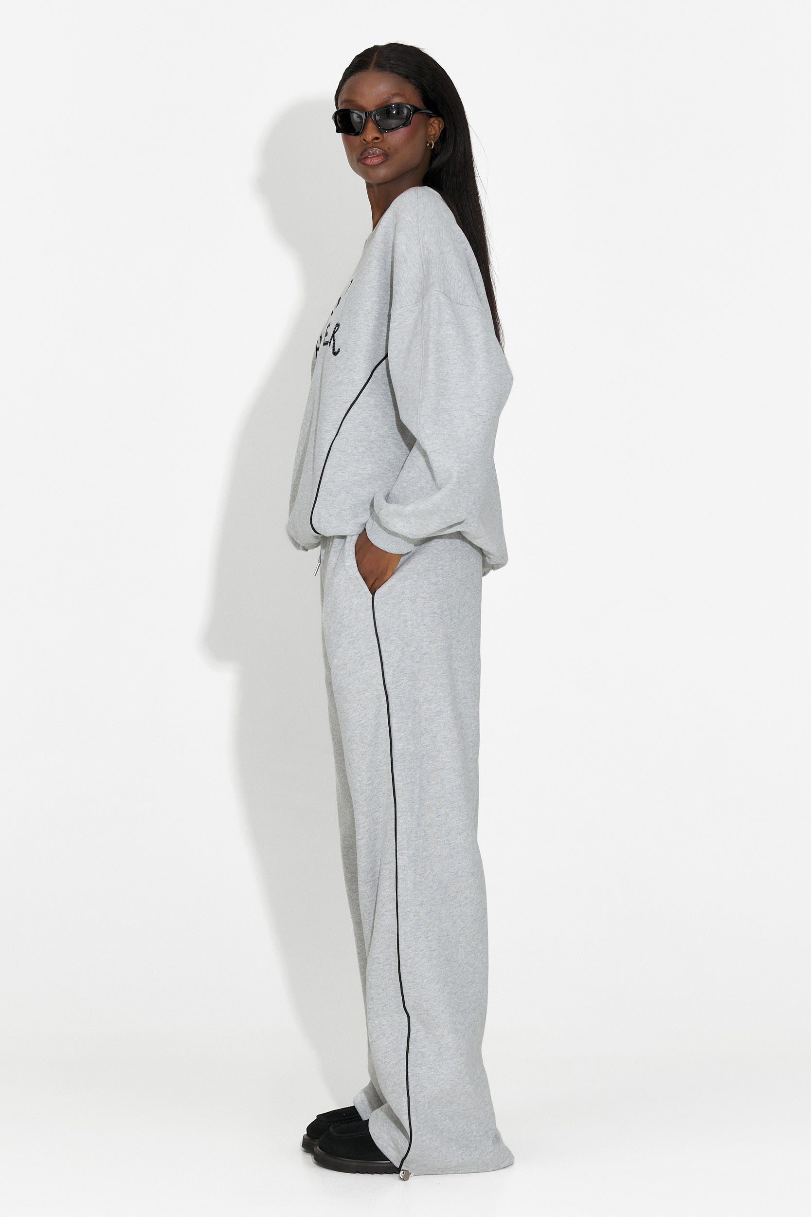 Дамско спортно облекло в сиво Pavora Bogas