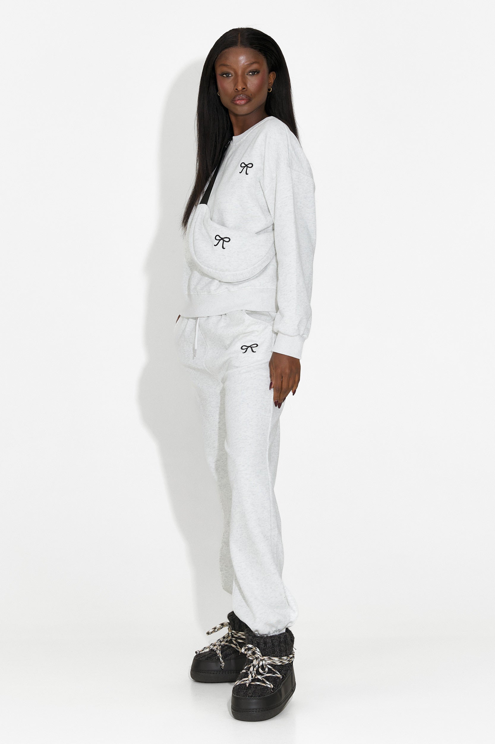 Дамско спортно облекло в сиво от Serelis Bogas