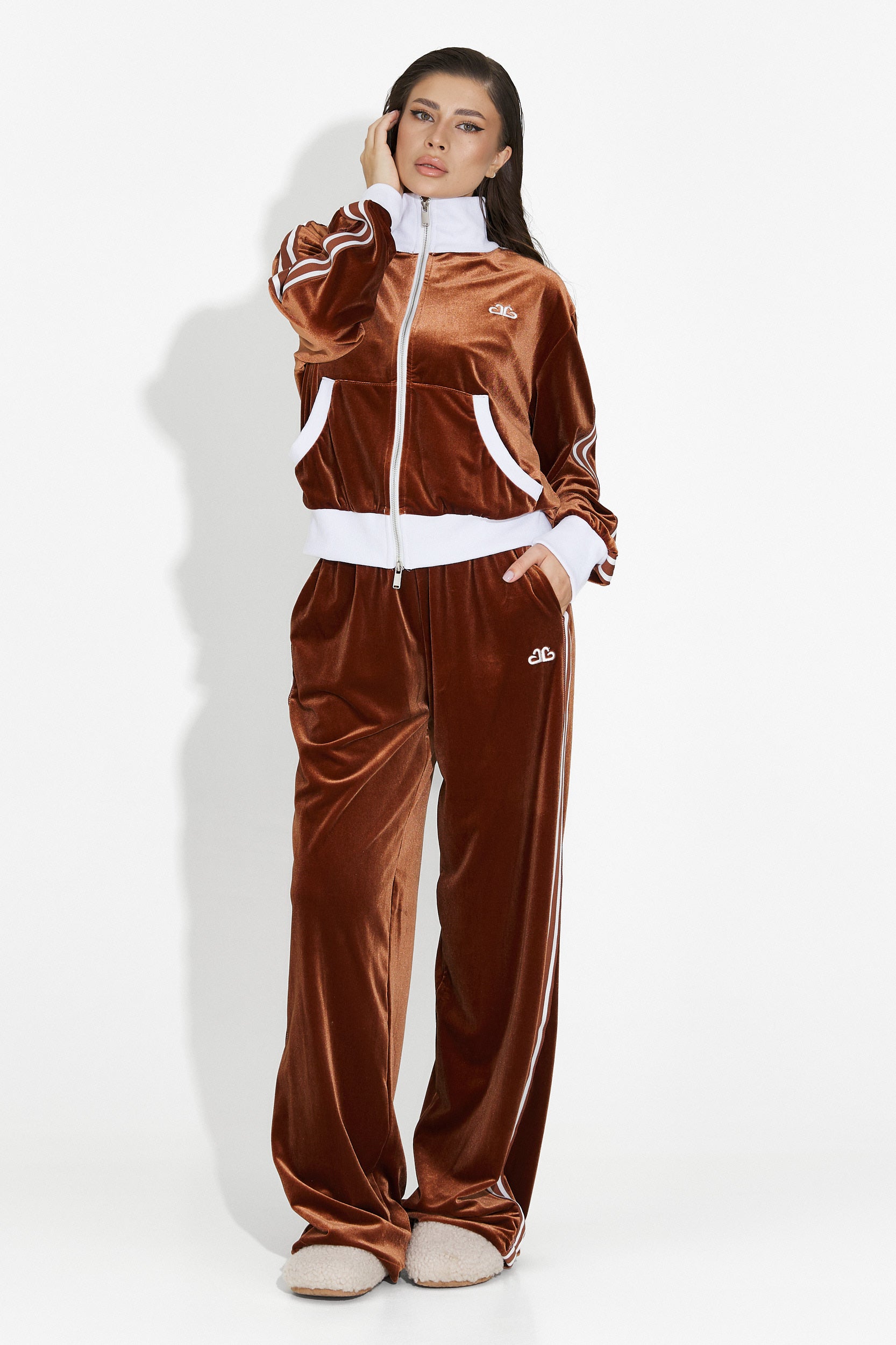 Дамско кежуал облекло в кафяво от Chanela Bogas