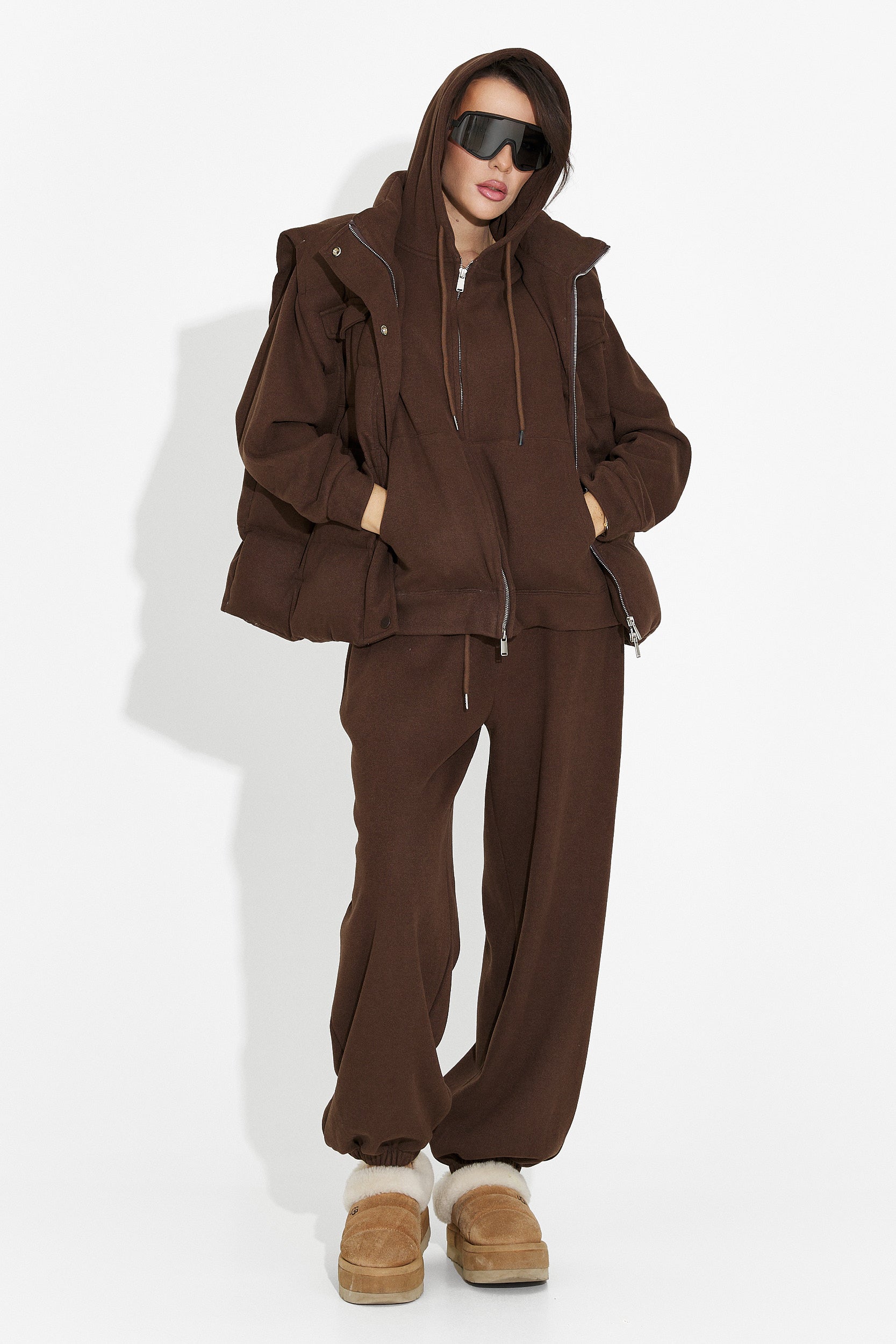 Дамски ежедневен кафяв анцуг Chester Bogas