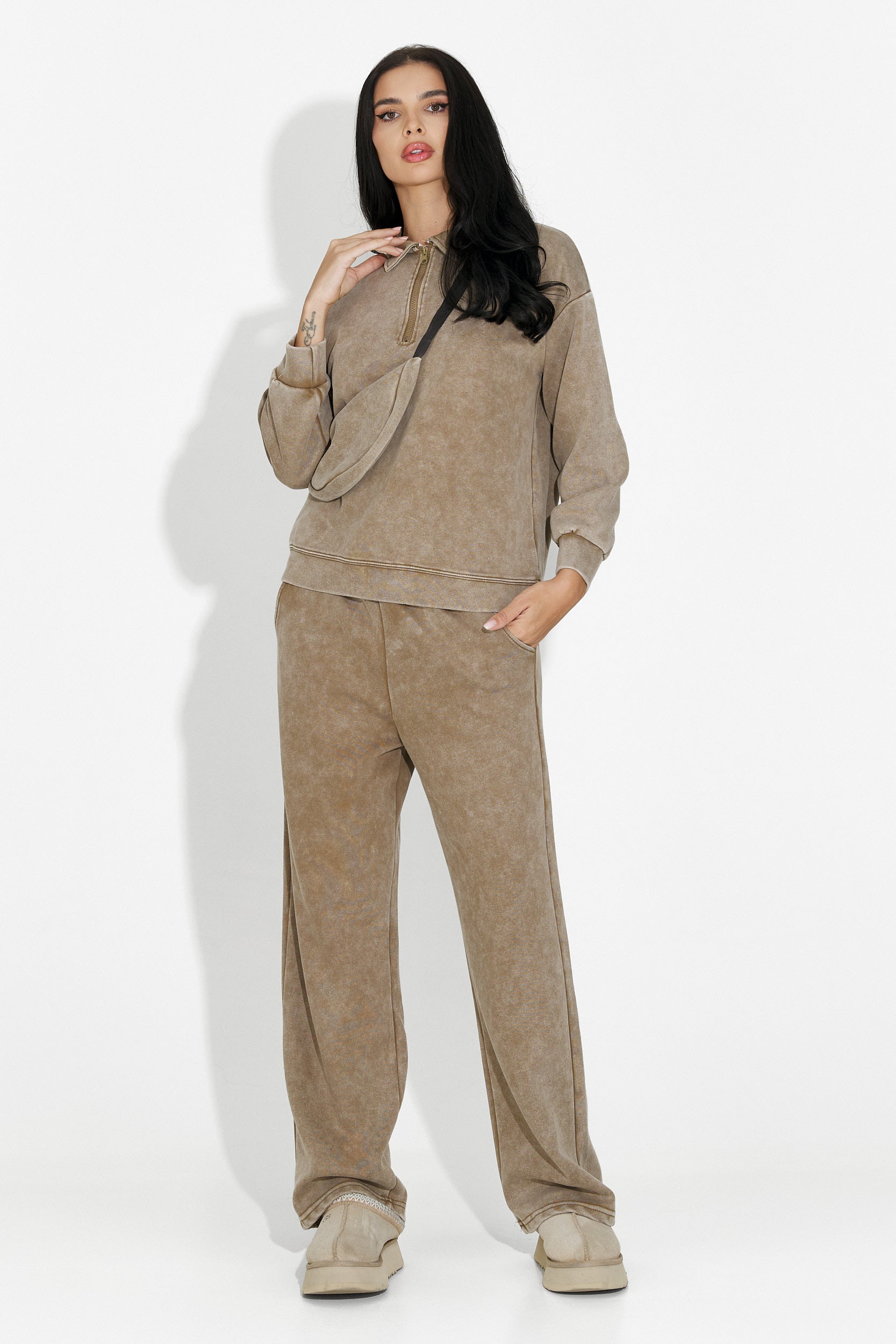 Дамско кежуал облекло за тренировка в кафяво Dionea Bogas