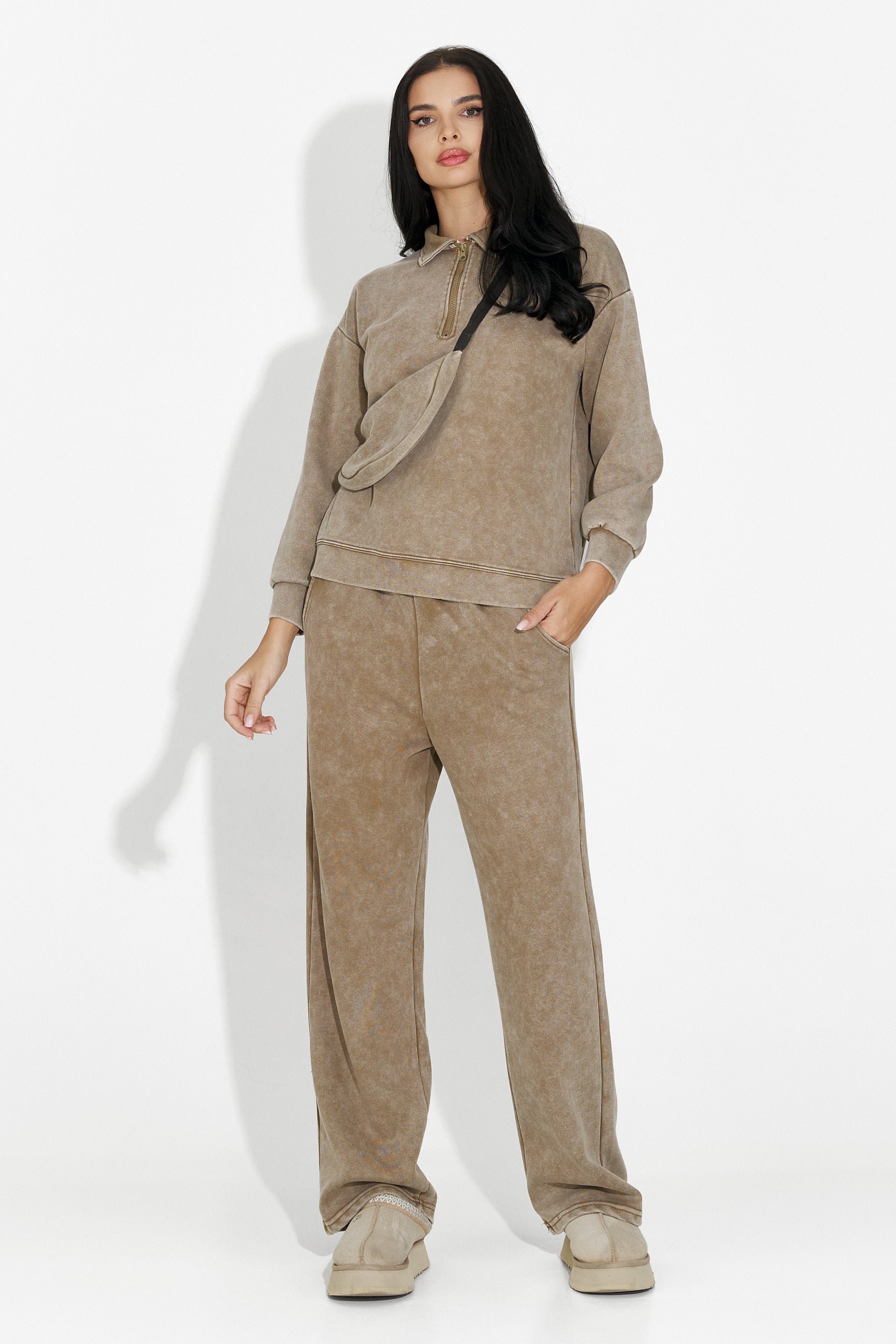 Дамско кежуал облекло за тренировка в кафяво Dionea Bogas