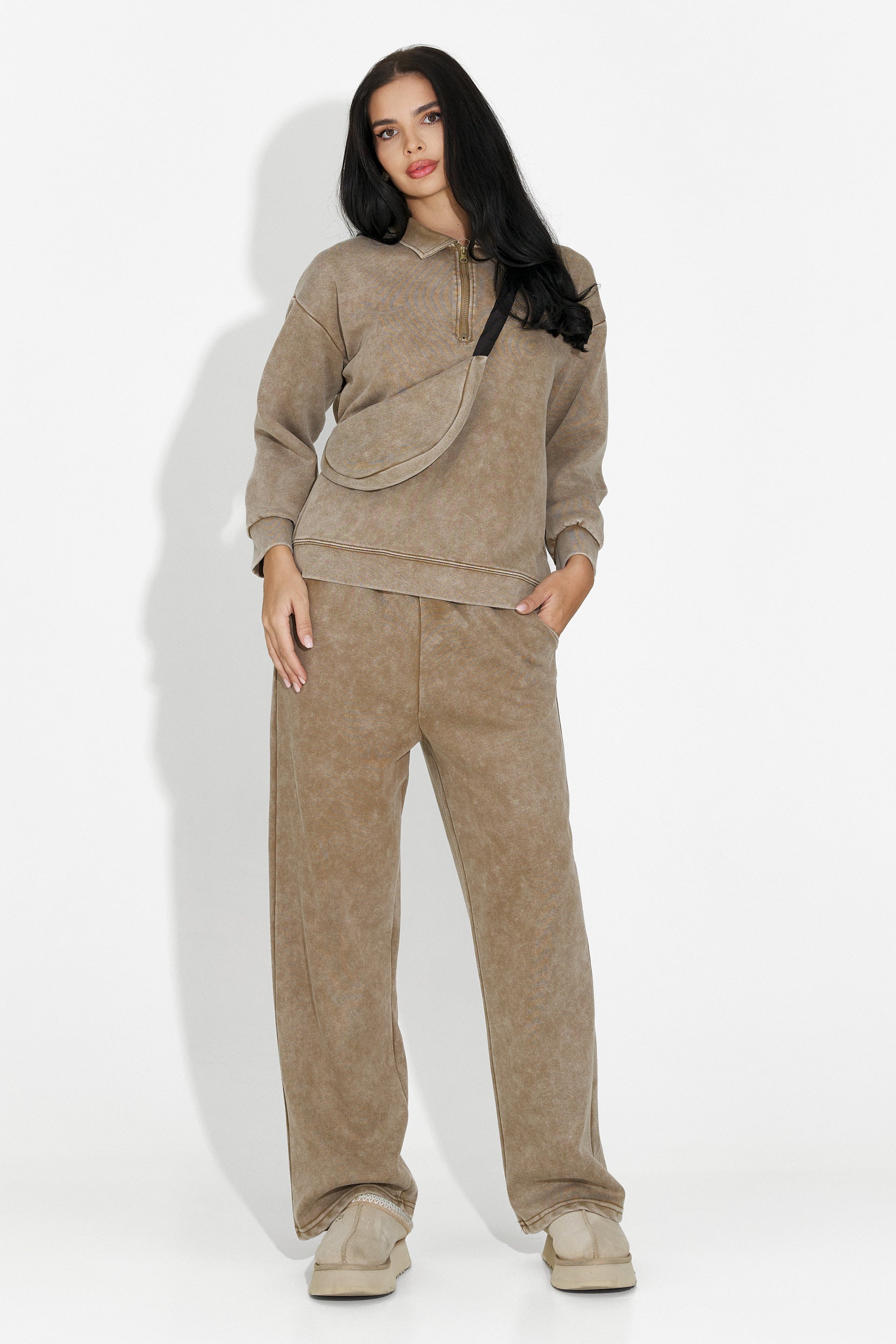 Дамско кежуал облекло за тренировка в кафяво Dionea Bogas