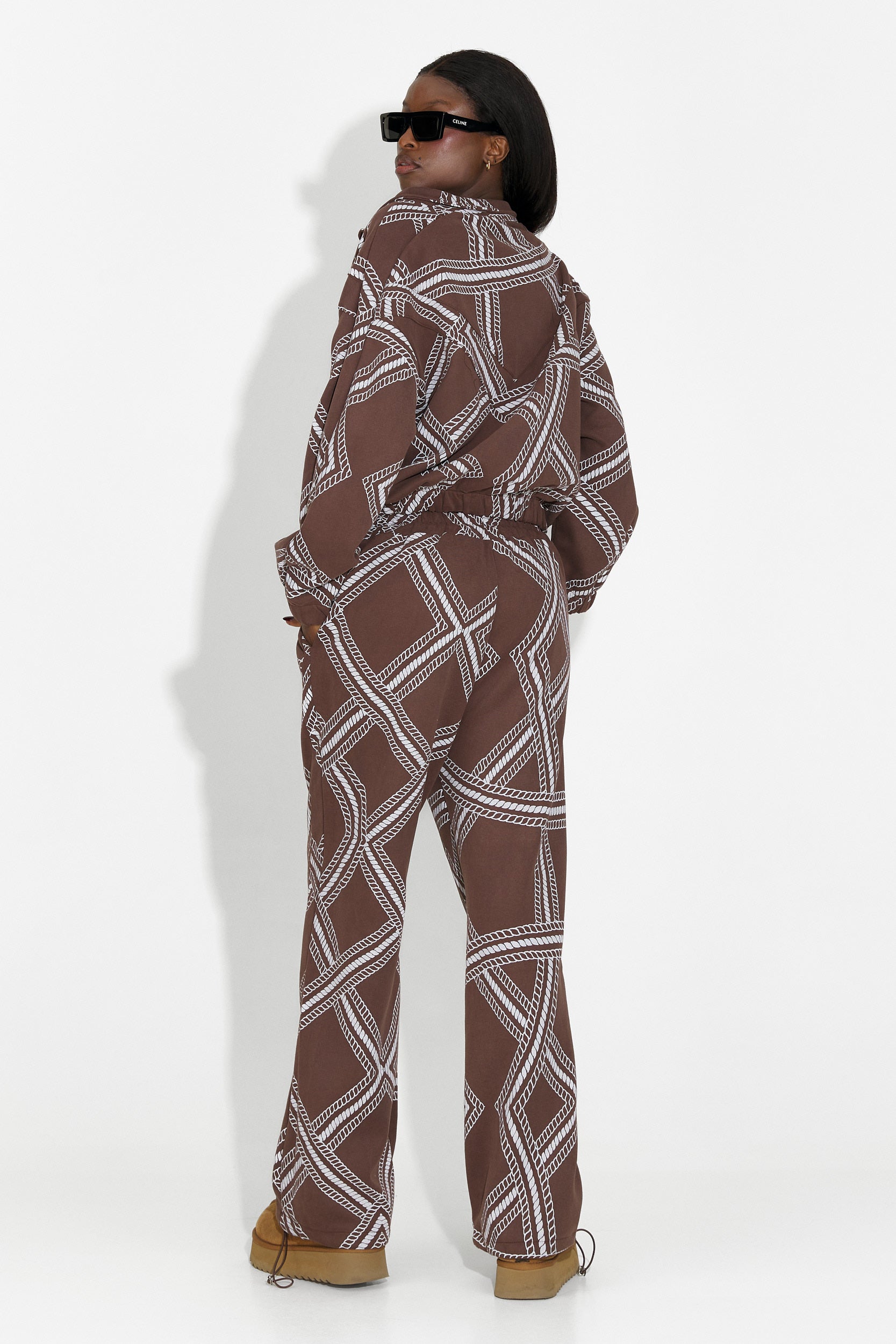 Дамско кежуал облекло в кафяво Кристела Богас