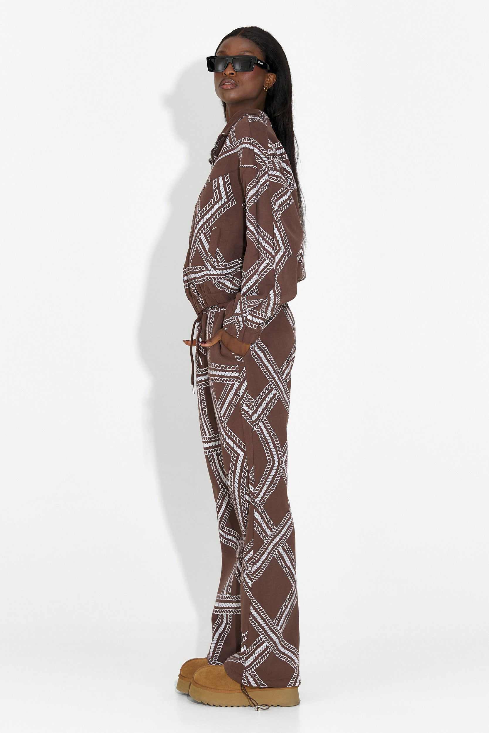 Дамско кежуал облекло в кафяво Кристела Богас