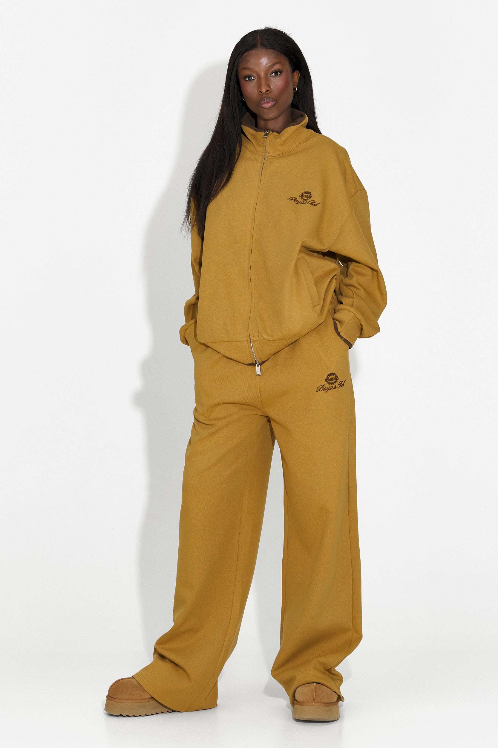 Дамско кежуал облекло за тренировка в кафяво от Lysara Bogas