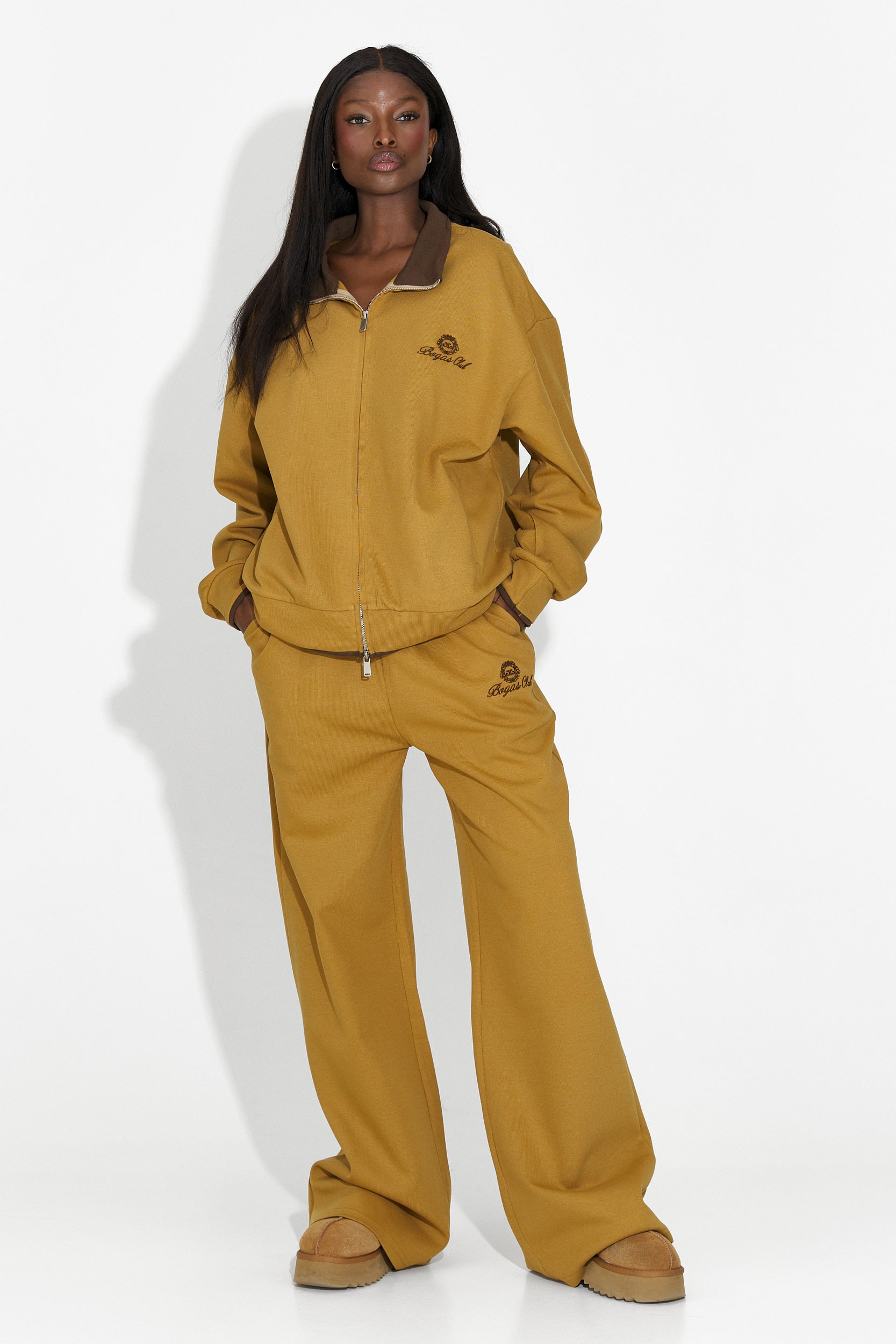 Дамско кежуал облекло за тренировка в кафяво от Lysara Bogas