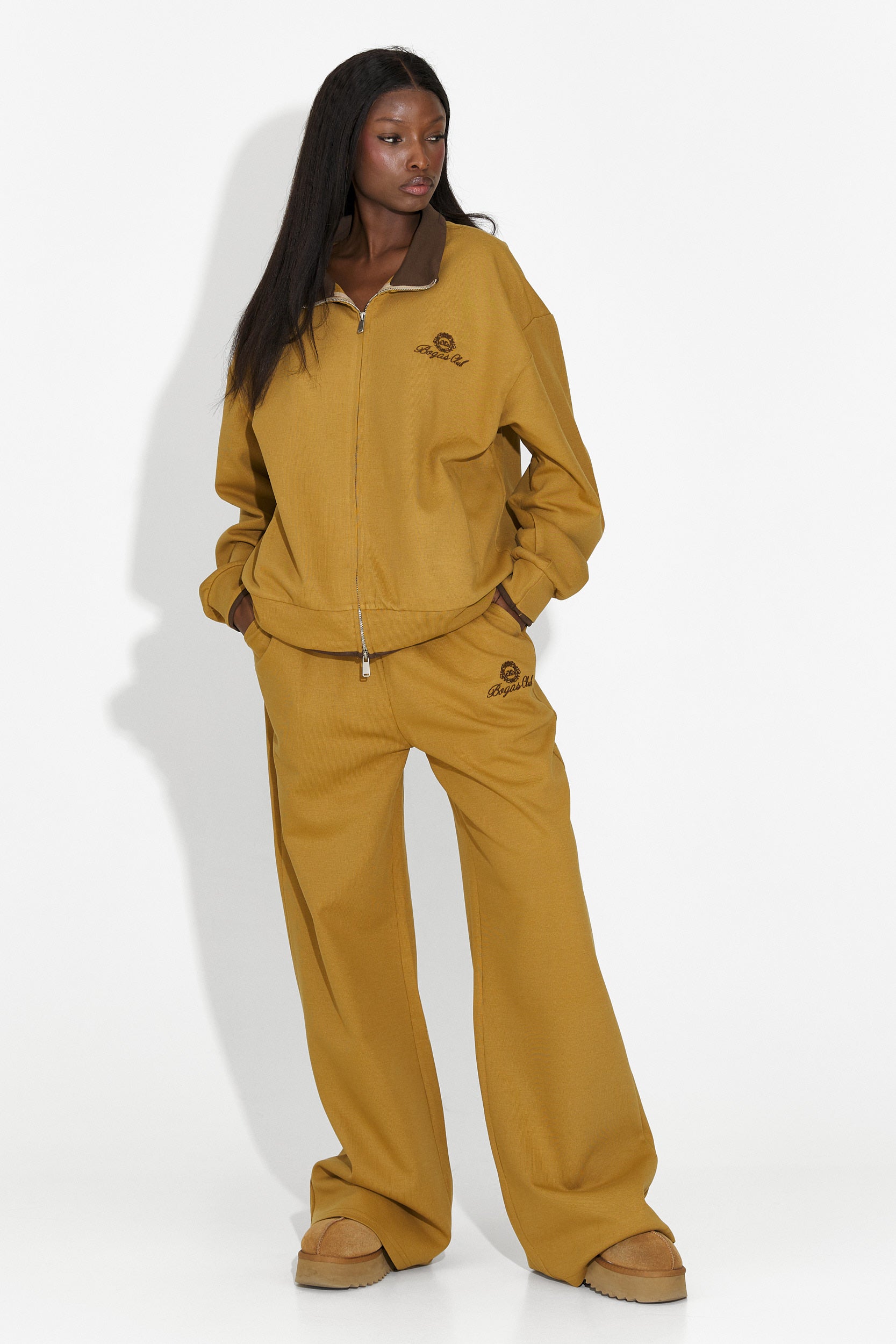 Дамско кежуал облекло за тренировка в кафяво от Lysara Bogas