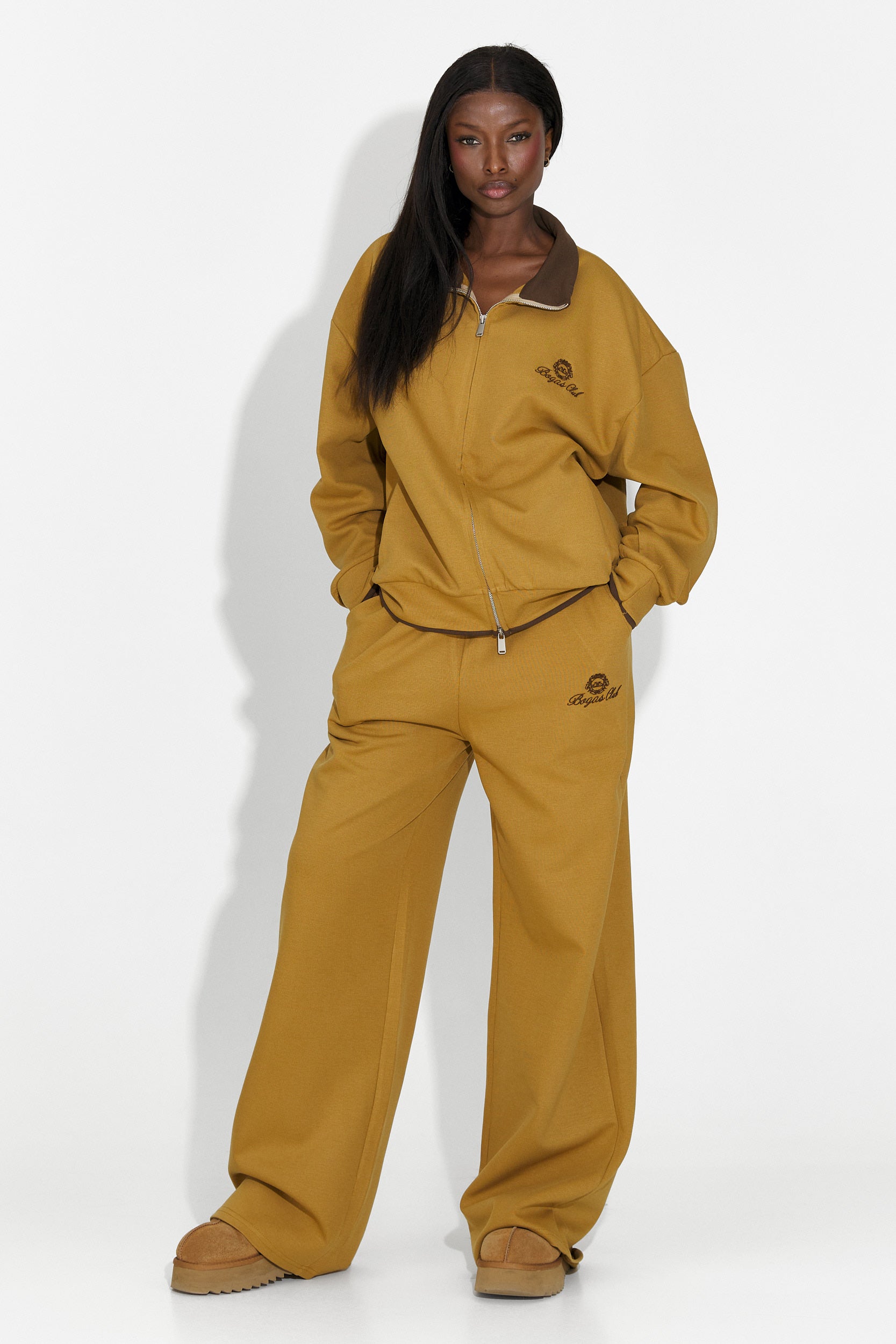 Дамско кежуал облекло за тренировка в кафяво от Lysara Bogas