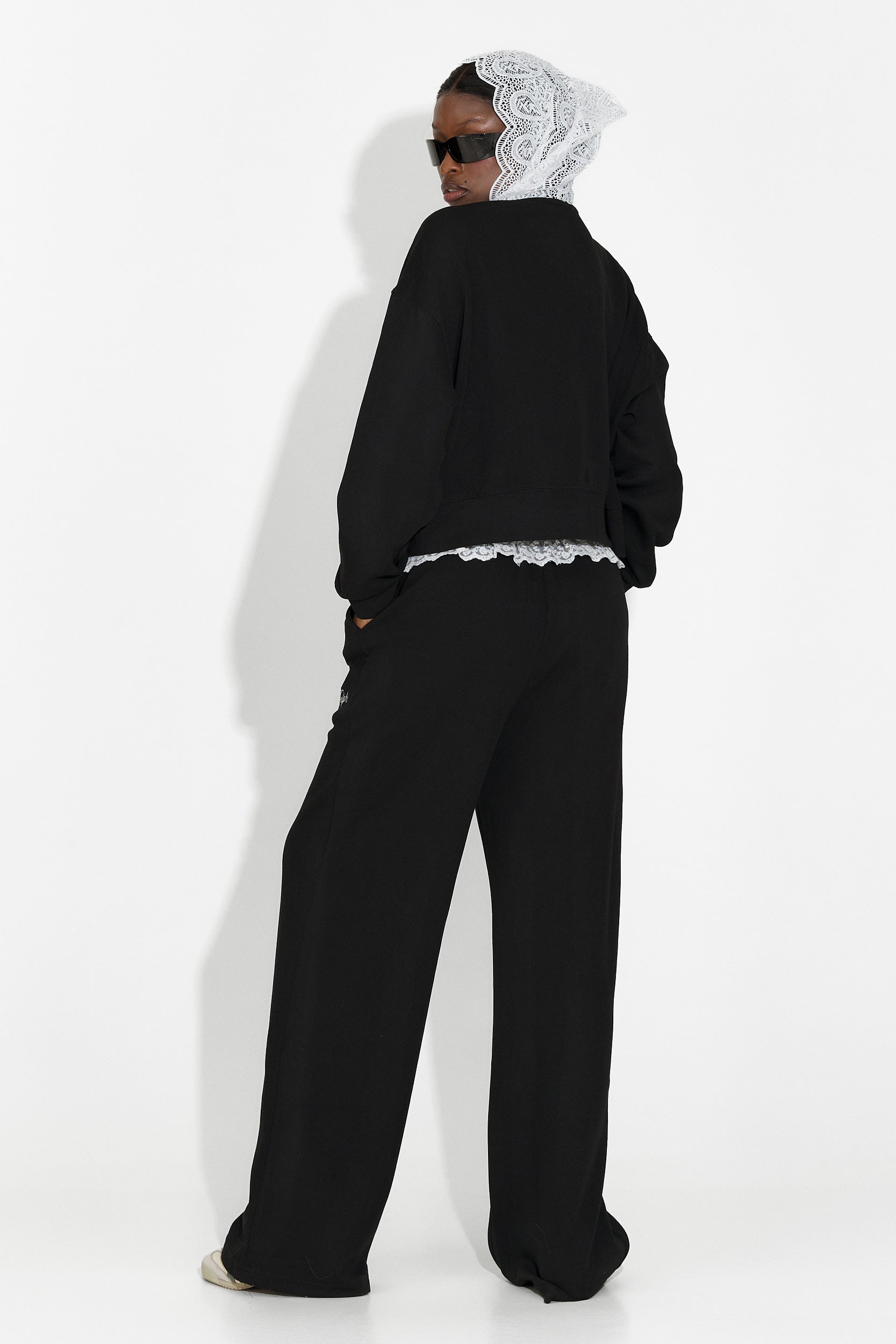 Дамско спортно облекло в черно Kiva Bogas