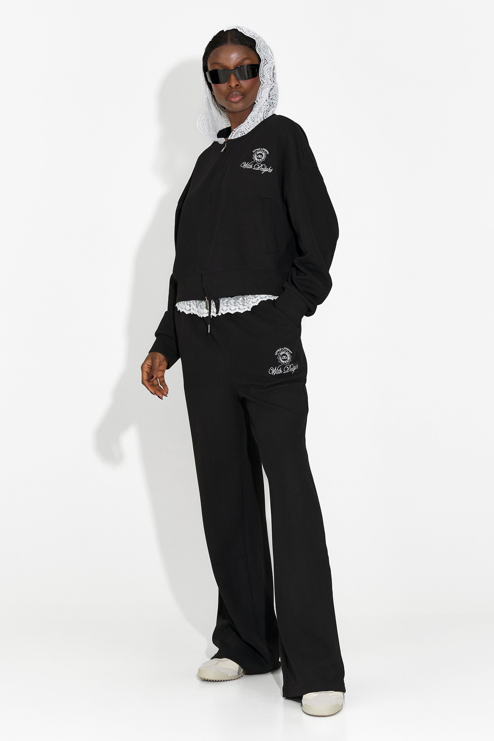 Дамско спортно облекло в черно Kiva Bogas