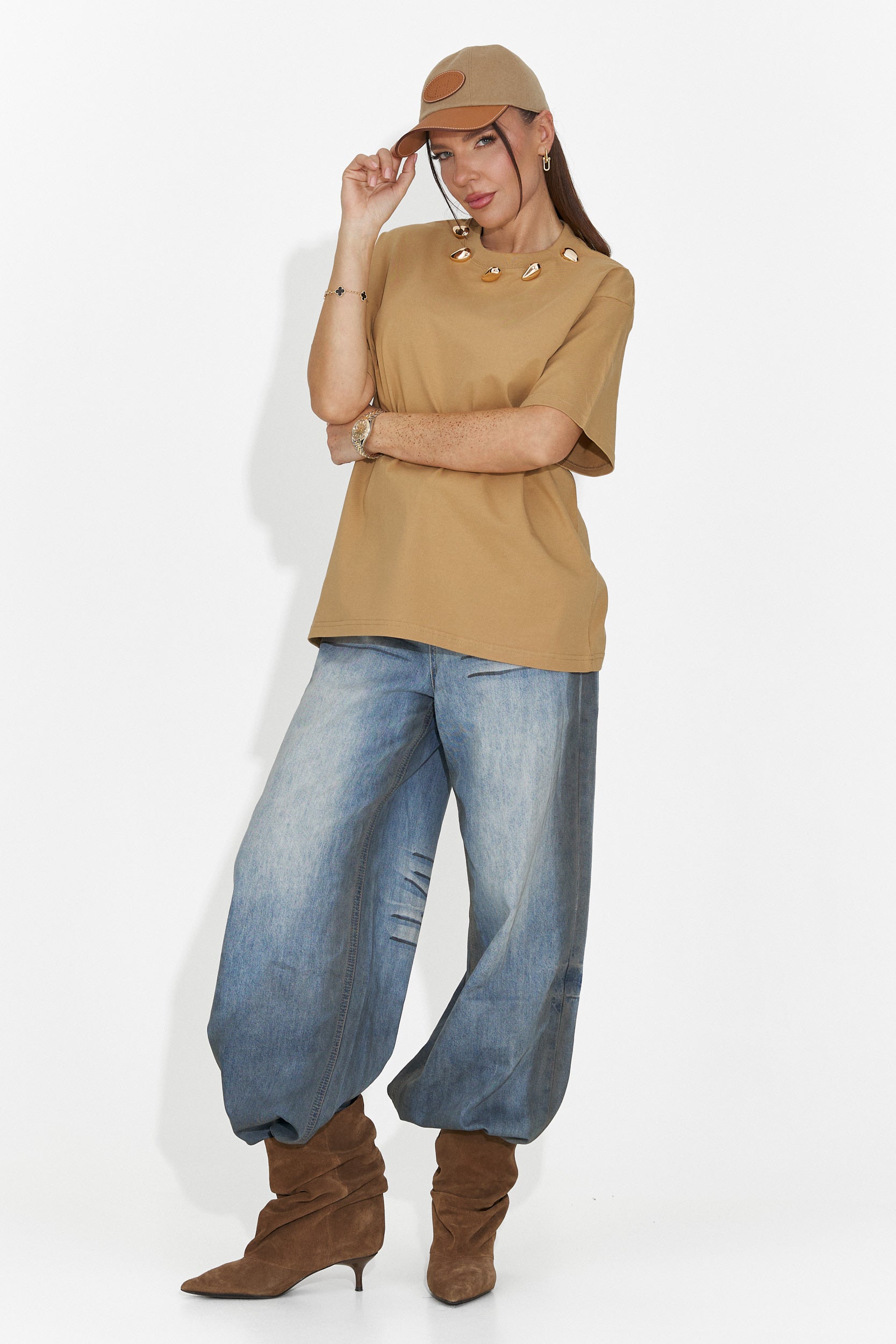 Casual дамска тениска в кафяво от Cristelia Bogas