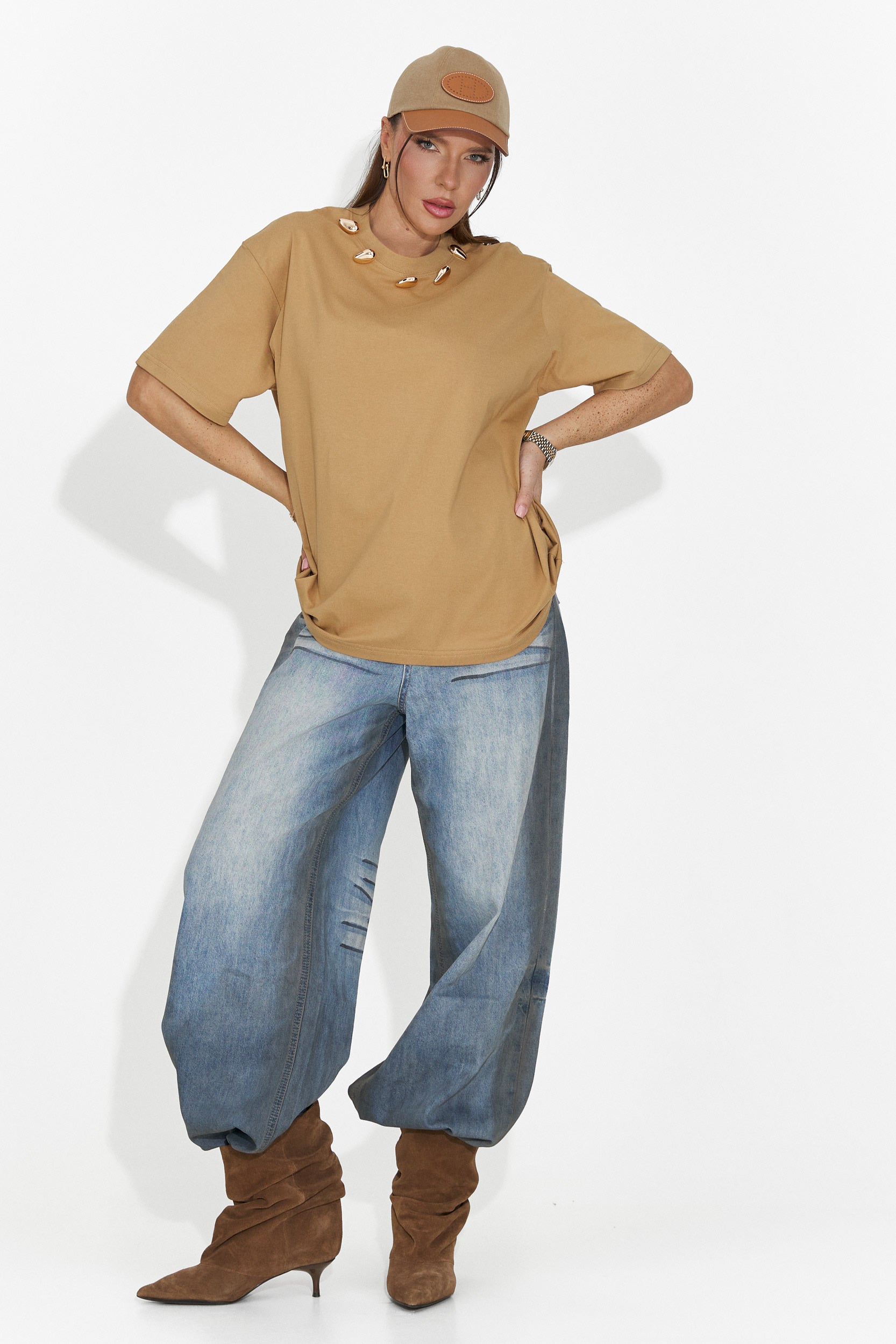 Casual дамска тениска в кафяво от Cristelia Bogas