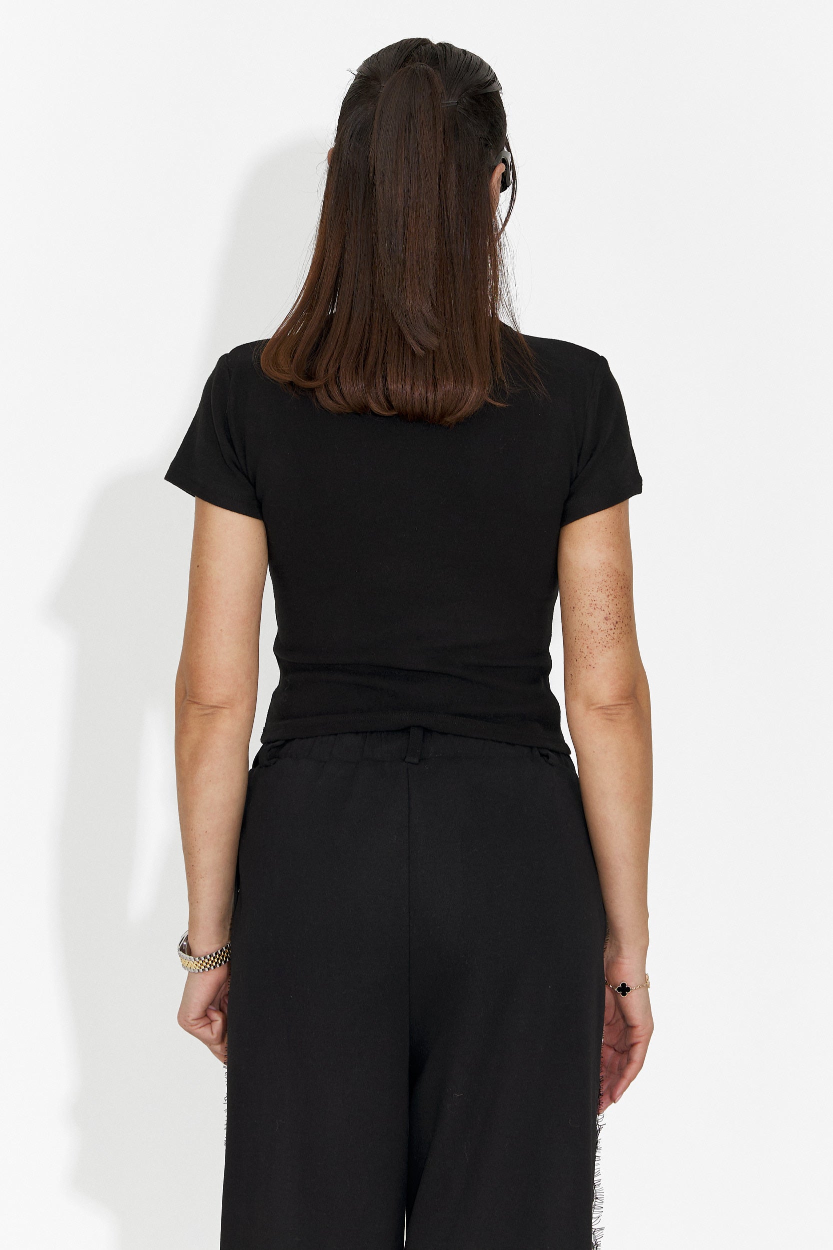 Дамска ежедневна черна тениска Barebria Bogas