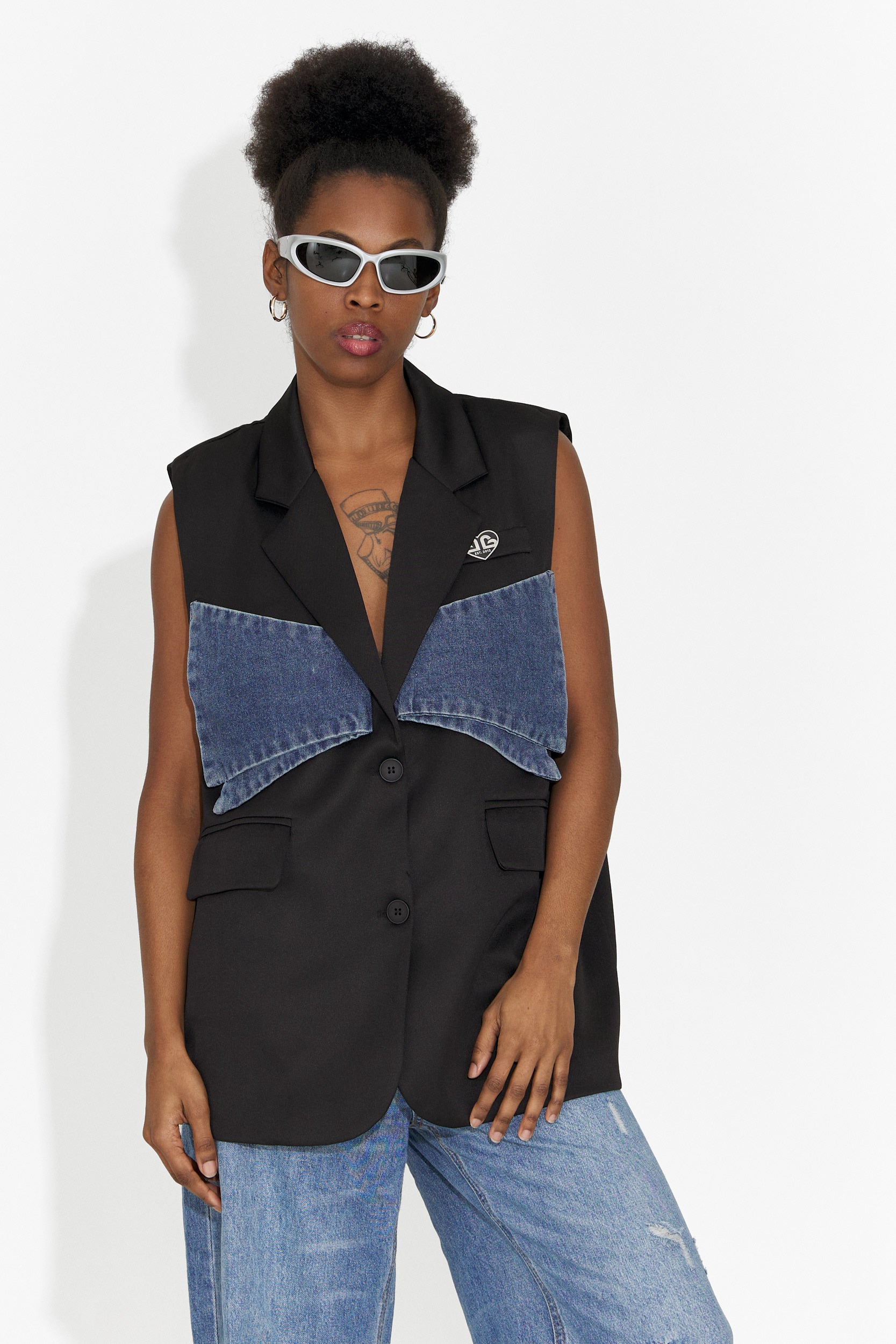 Черно дамско яке за ежедневие от Petria Bogas